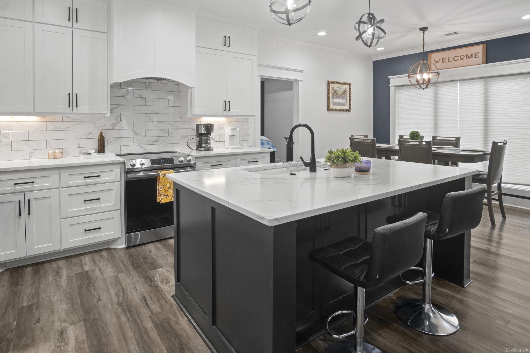 FOREST MANOR - Residential