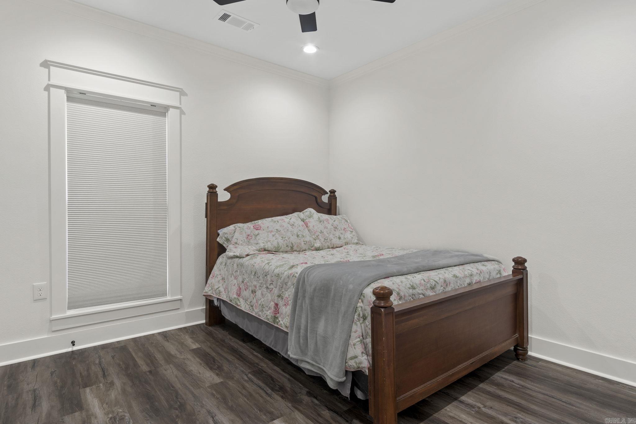 FOREST MANOR - Residential