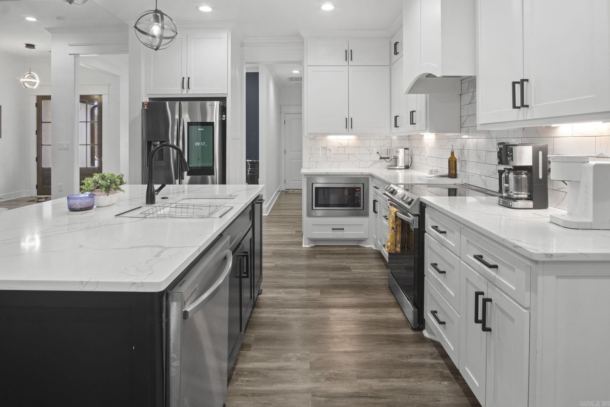 FOREST MANOR - Residential