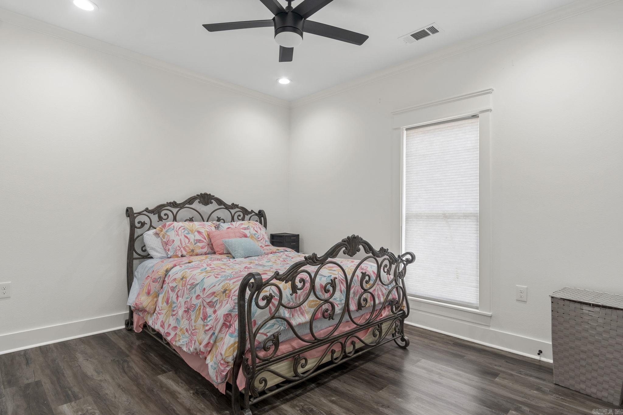 FOREST MANOR - Residential