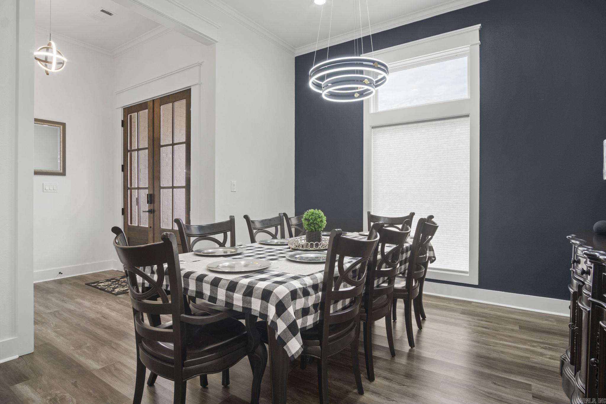 FOREST MANOR - Residential