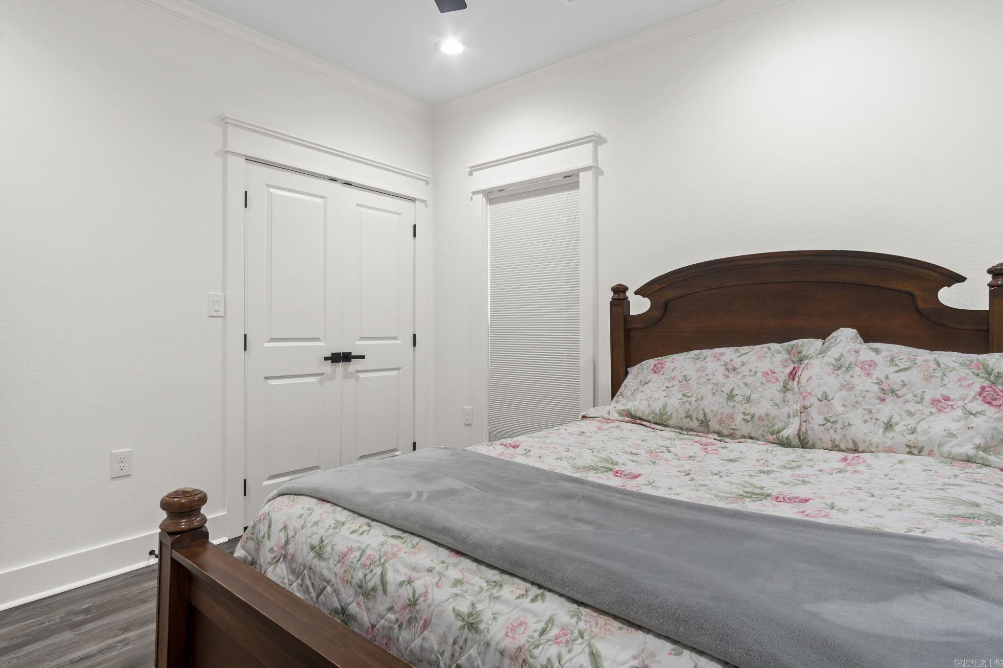 FOREST MANOR - Residential