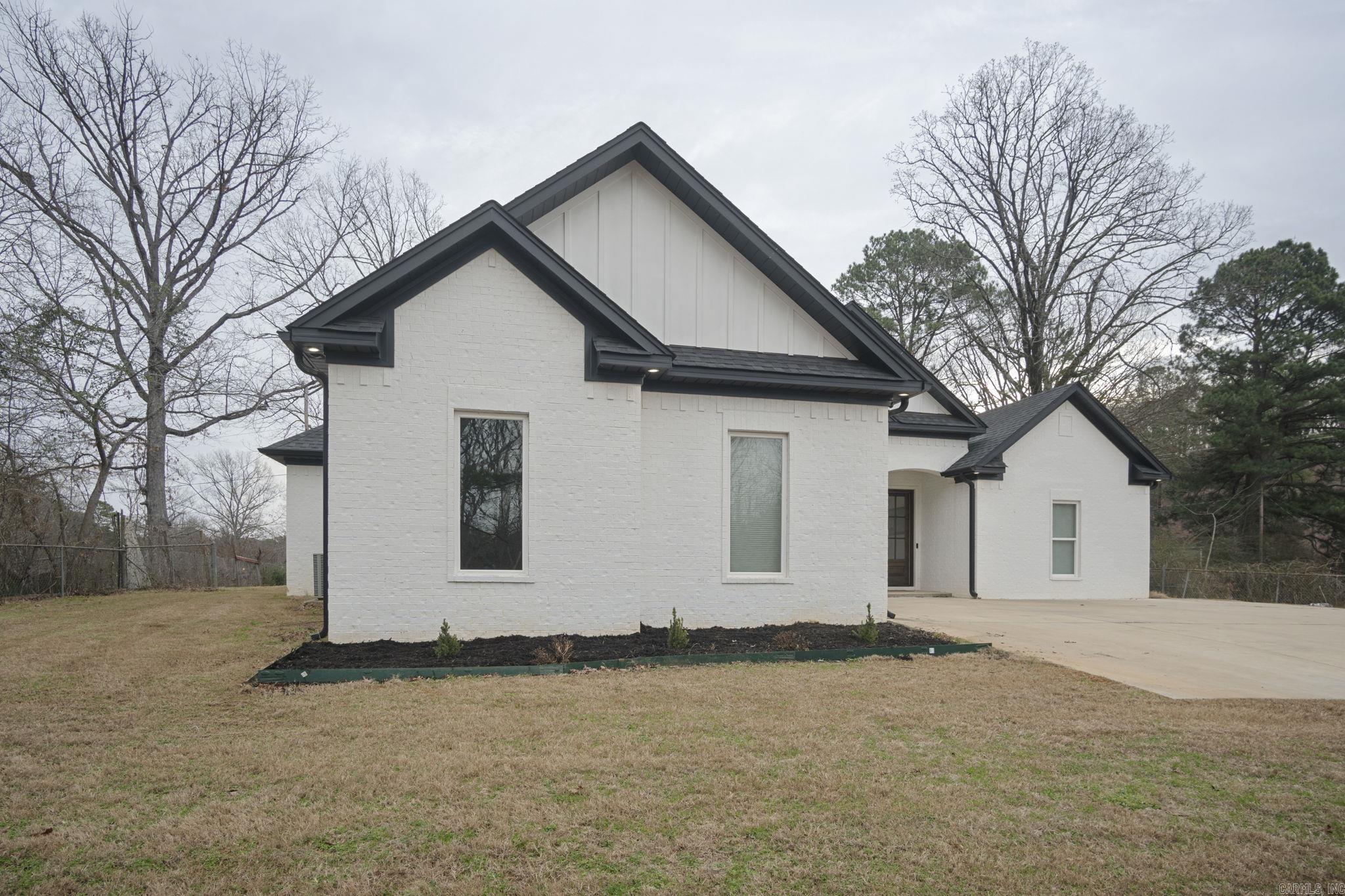 FOREST MANOR - Residential