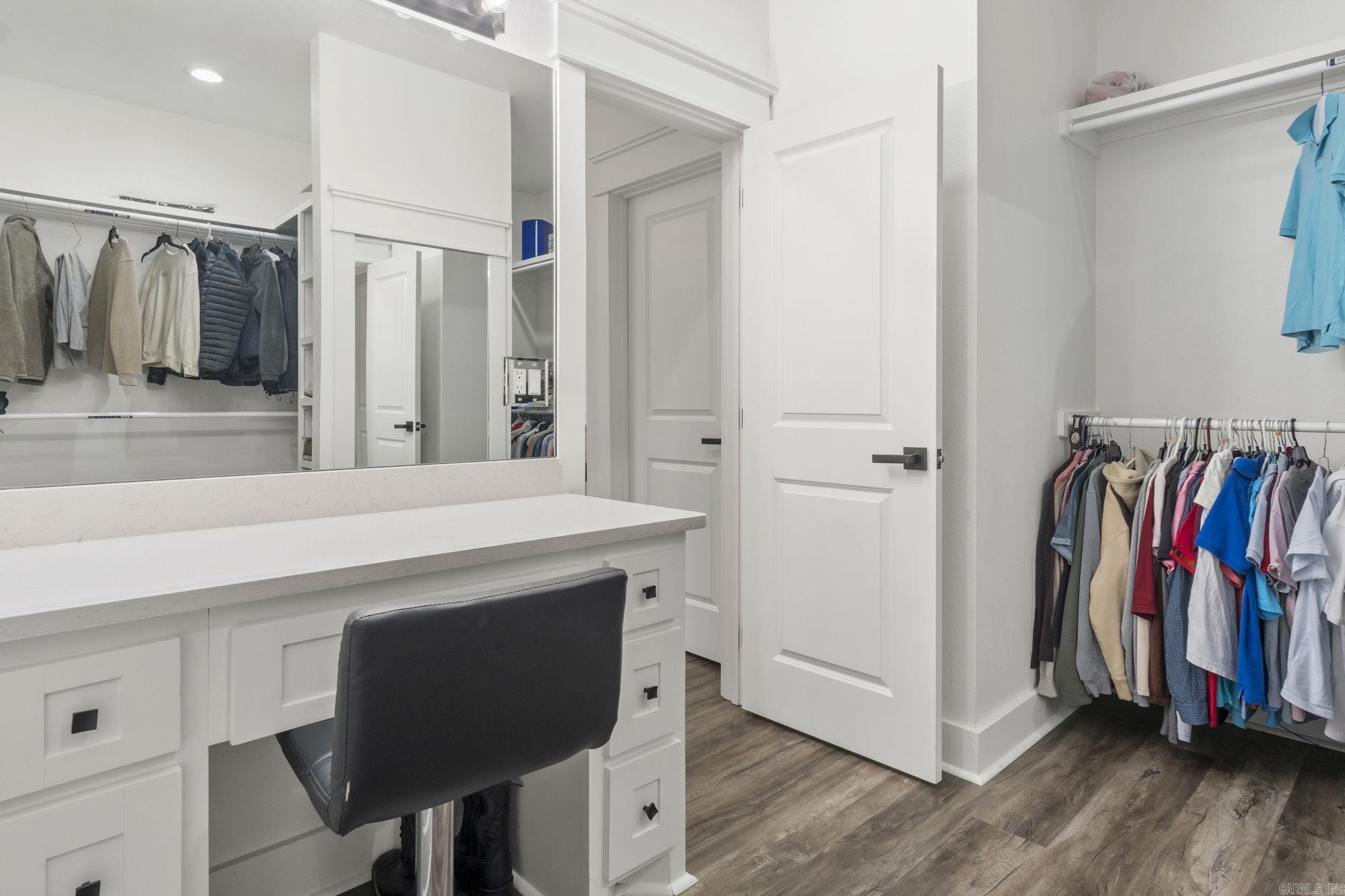 FOREST MANOR - Residential