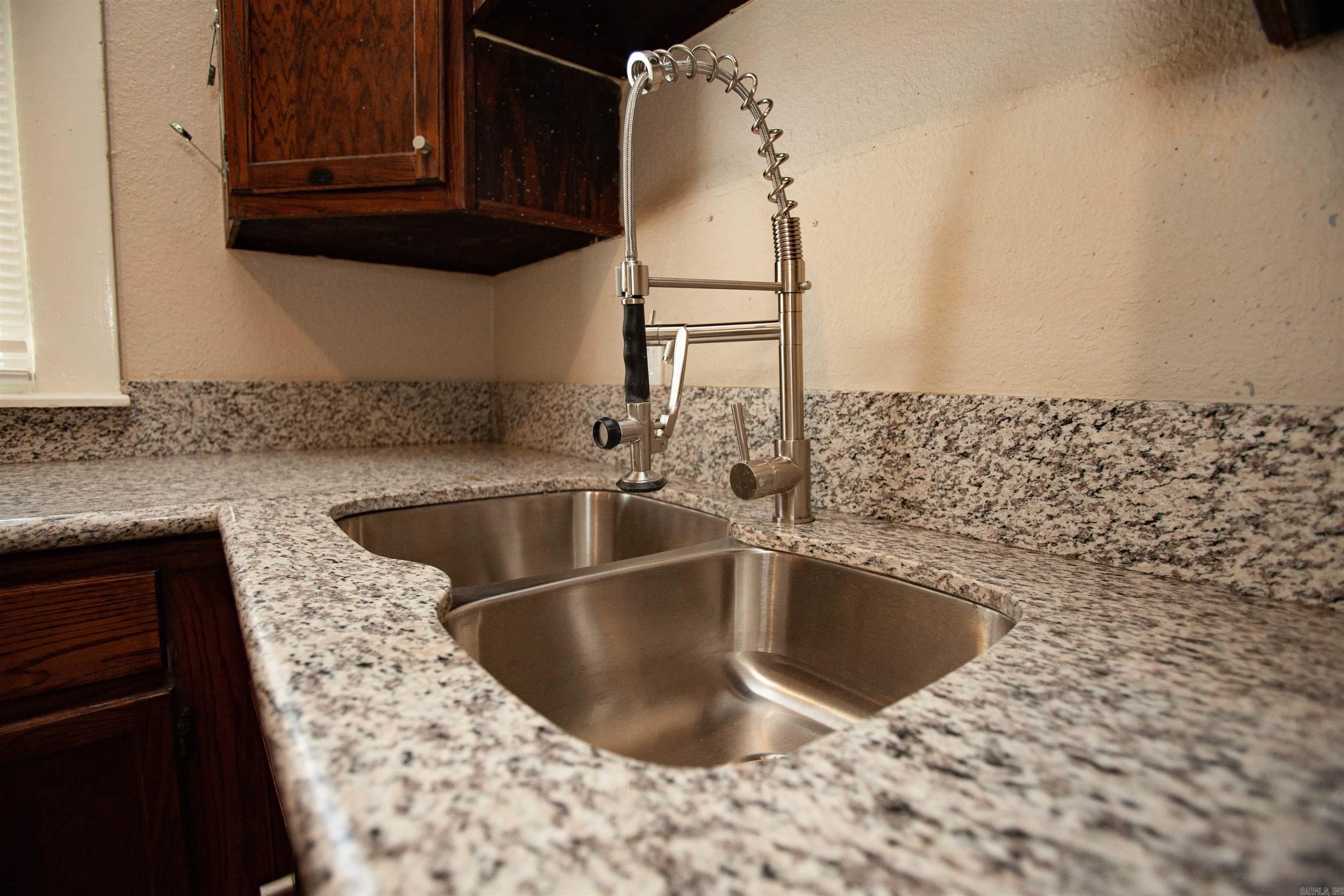 Jones & Worthen - Residential Lease