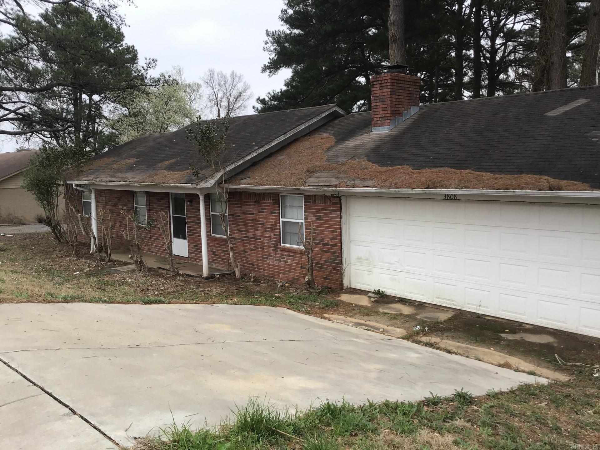 Land and 1,496 sq.ft. building at no value in Bryant at Hwy 5. Property is zoned C2. Both lots are combined to make 0.5 acre. Investor Potential. Close to Heart Hospital. Easy Access to I-30, shopping and restaurants.