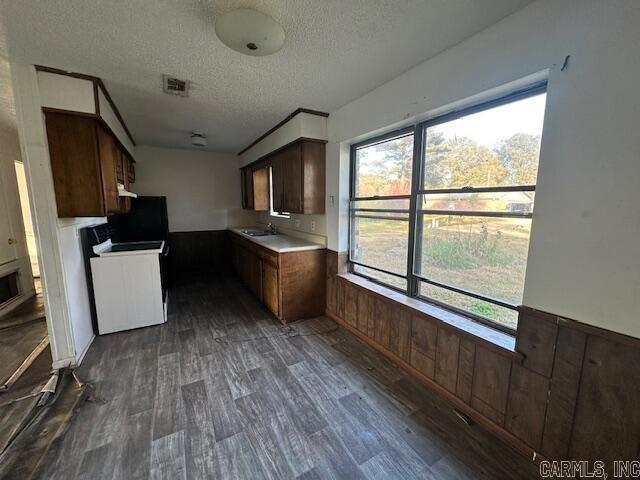 PLEASANT HOMES - Residential