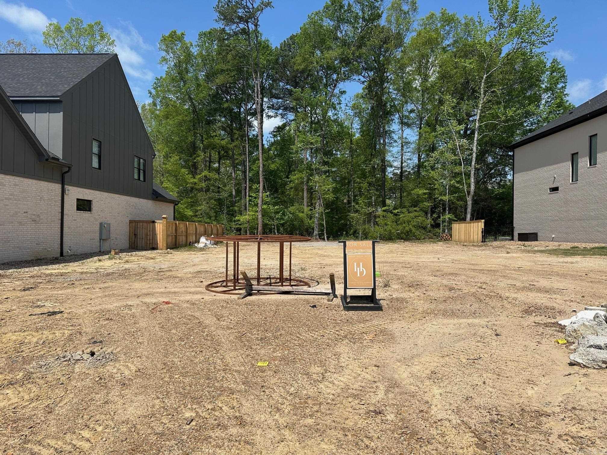 MEREVILLE PLACE - Land