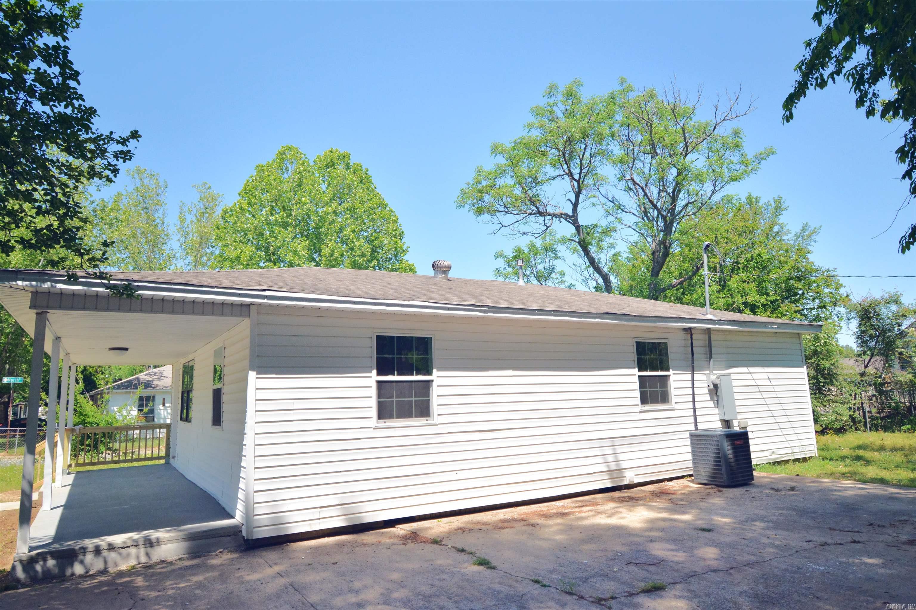 SUNNYSIDE HILLS ADDN TO JACK - Residential