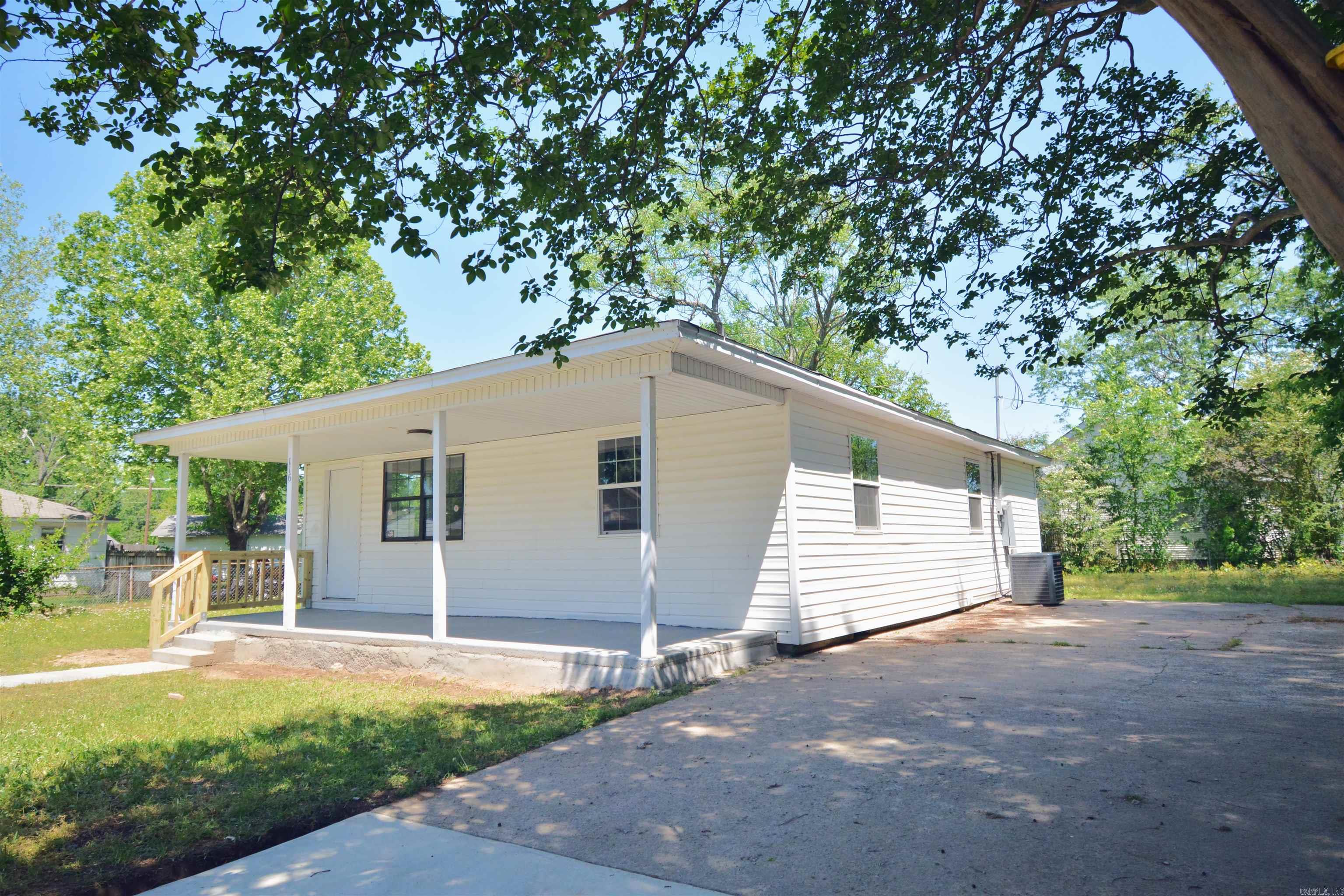 SUNNYSIDE HILLS ADDN TO JACK - Residential