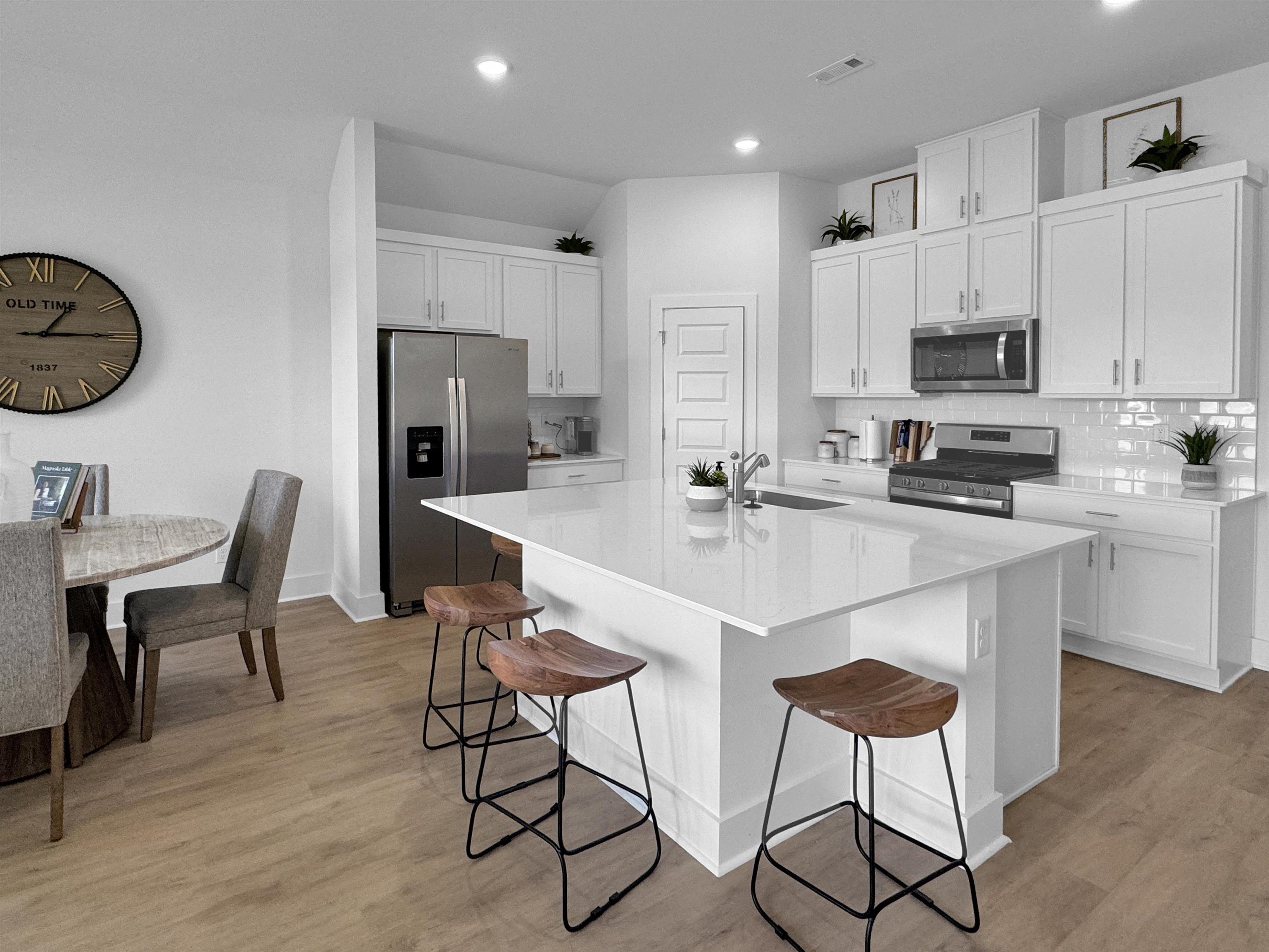 THE RESERVE AT COUNTRY CLUB PHAS - Residential