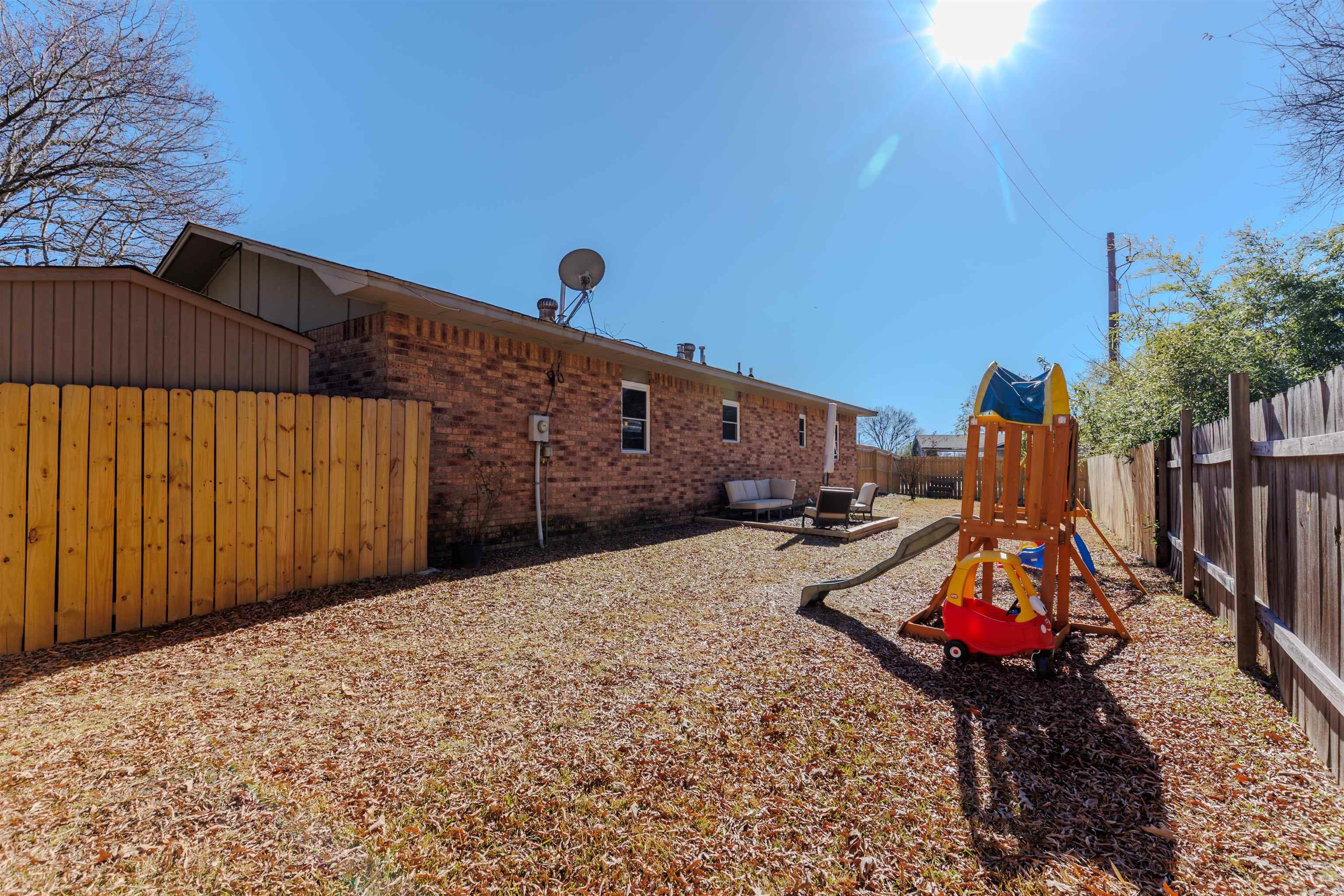 EZELL & YOUNG - Residential