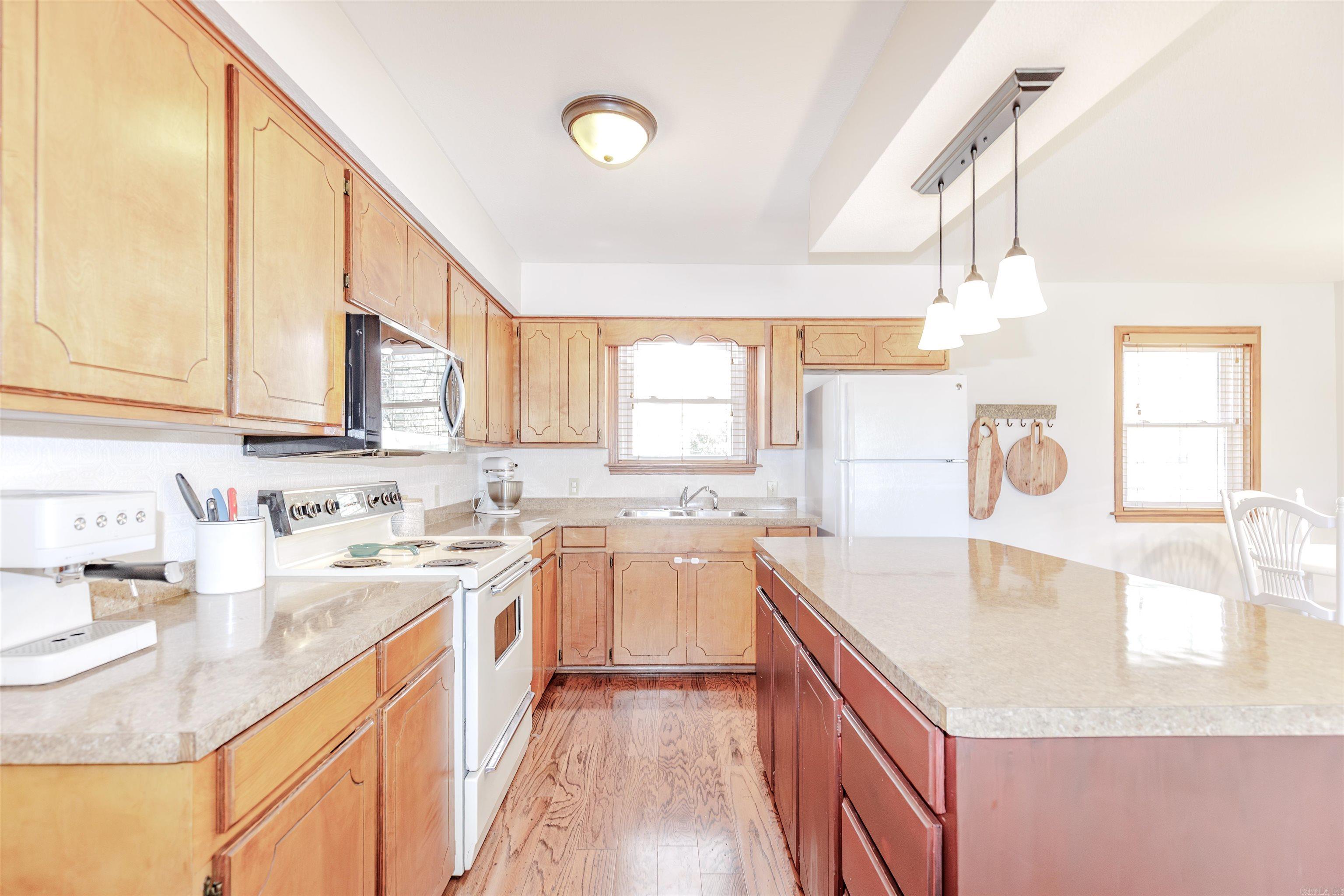 EZELL & YOUNG - Residential