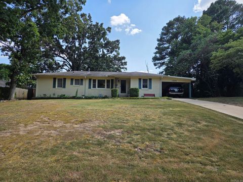 Photo of 1405 Hillcrest Drive, Searcy, AR 72143 (MLS # 25048902)