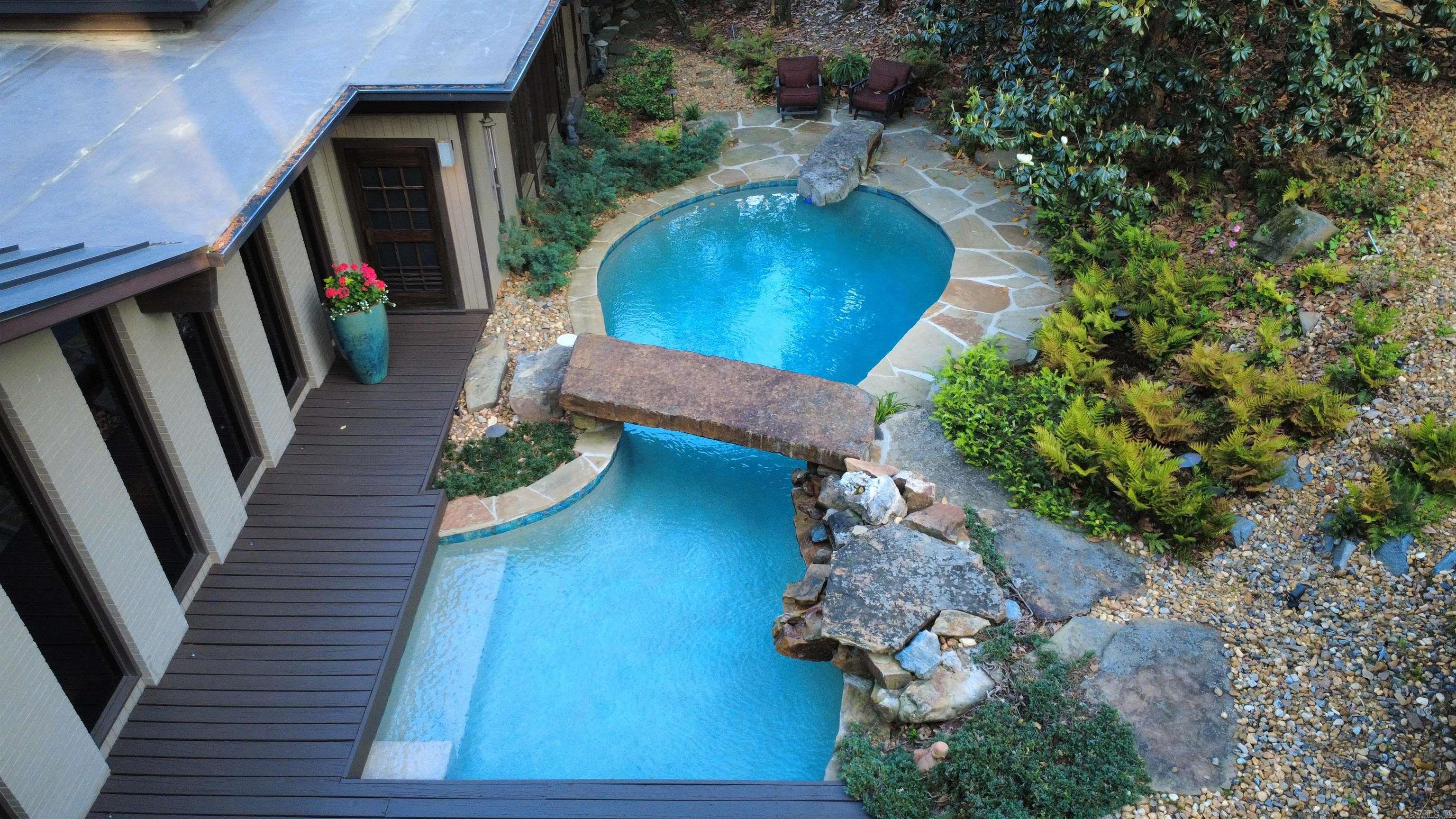 RIVER RIDGE - Residential