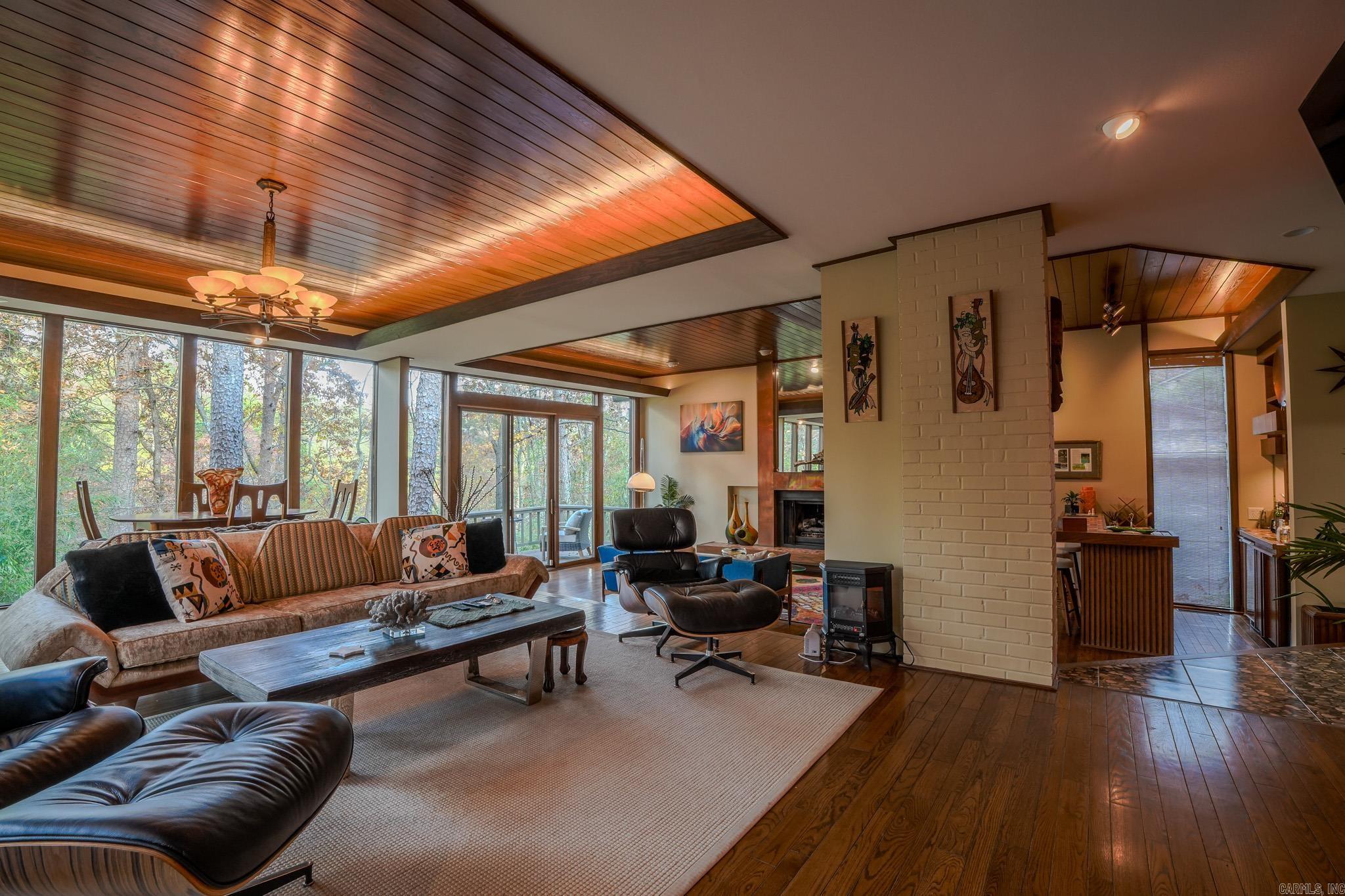 RIVER RIDGE - Residential