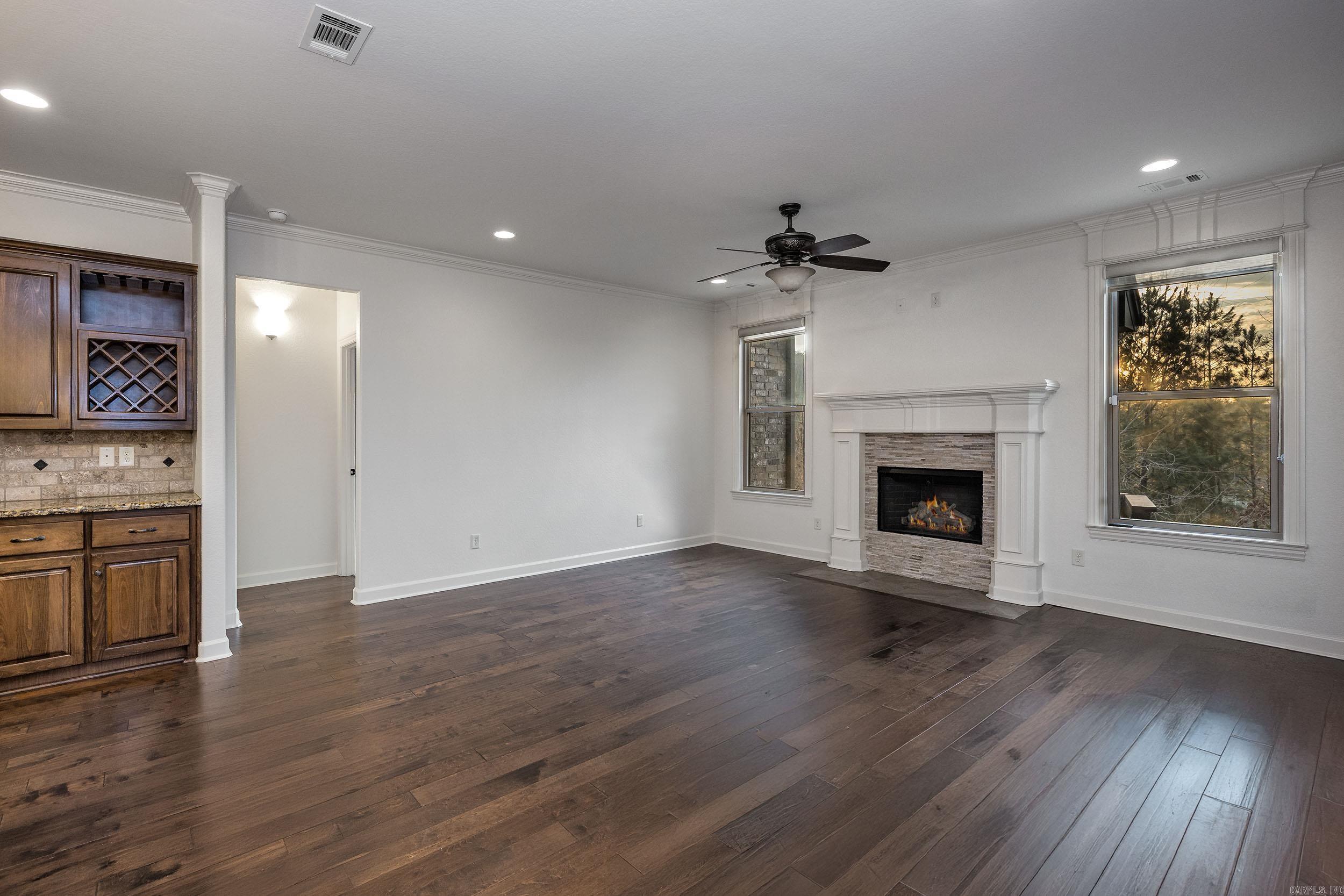 CHENAL VALLEY "TOURNAY CIRCLE" - Residential