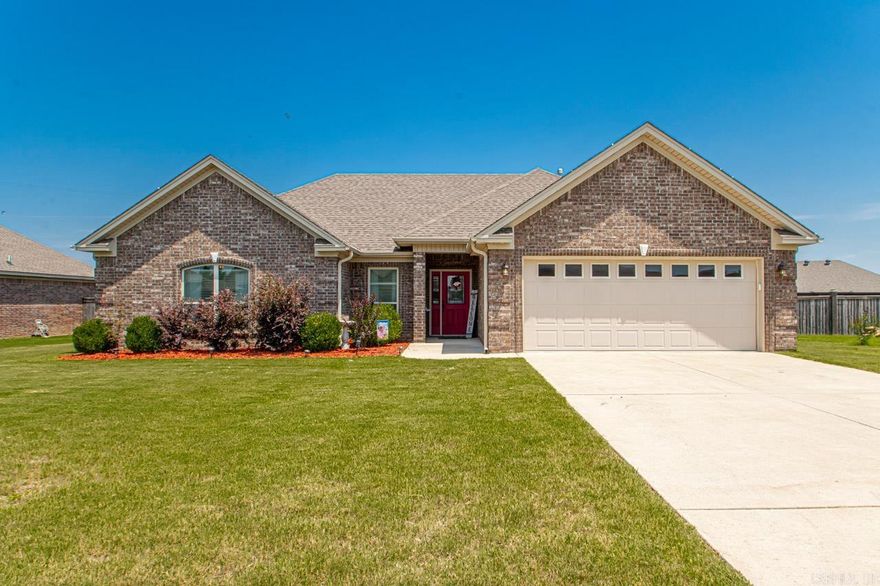 Come see this 3 bedroom, 2 full bath home in Jacksonville. It features a split floorplan, primary bath with Jacuzzi and separate shower, walk-in closets, tray ceilings, granite counters, beautiful flat backyard, and covered patio on cul-de-sac.  It was built with energy saving windows, doors and insulation. Call to see it today!