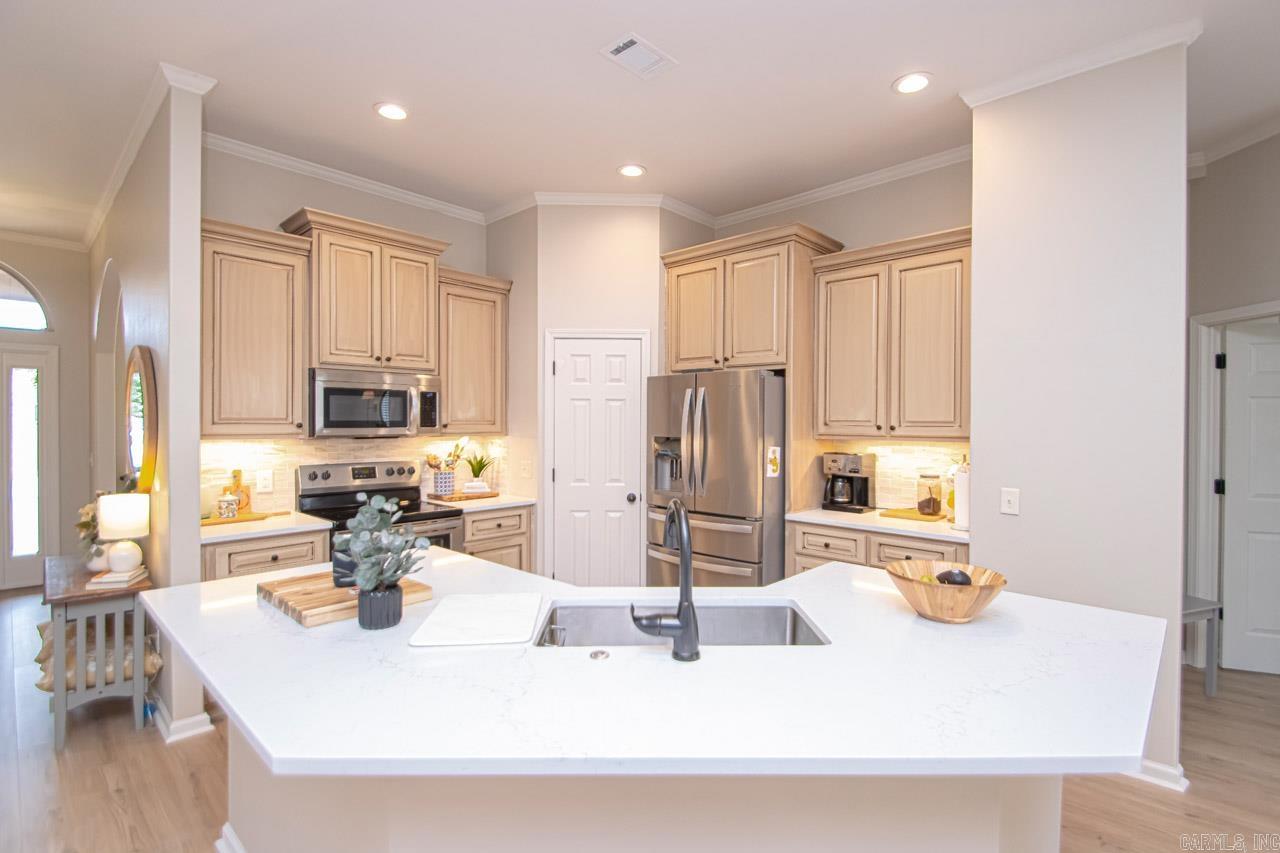 MADISON VILLAGE - Residential