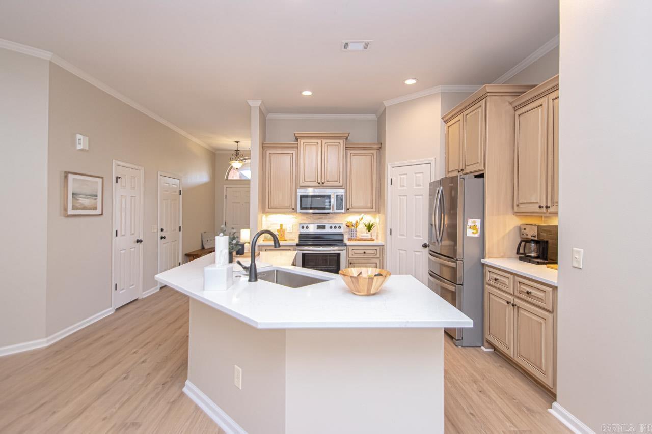 MADISON VILLAGE - Residential