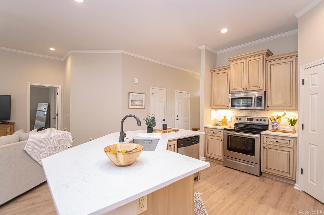 MADISON VILLAGE - Residential