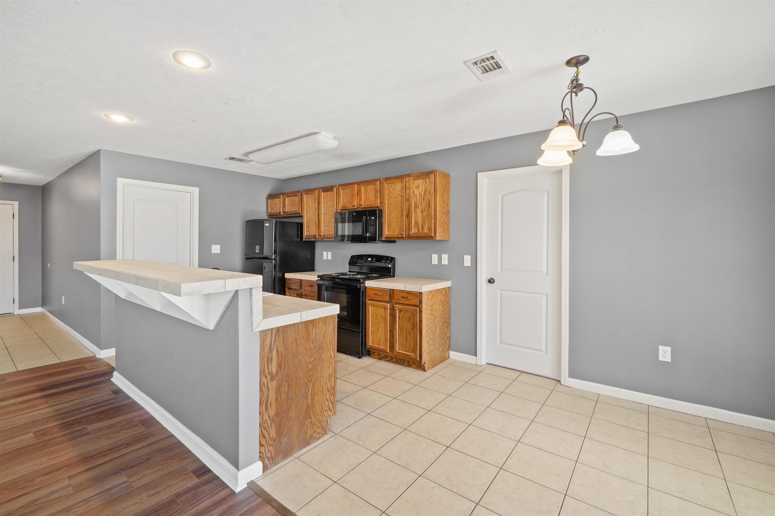 EAGLEBROOK SOUTH OF EAGLEBROOK - Residential