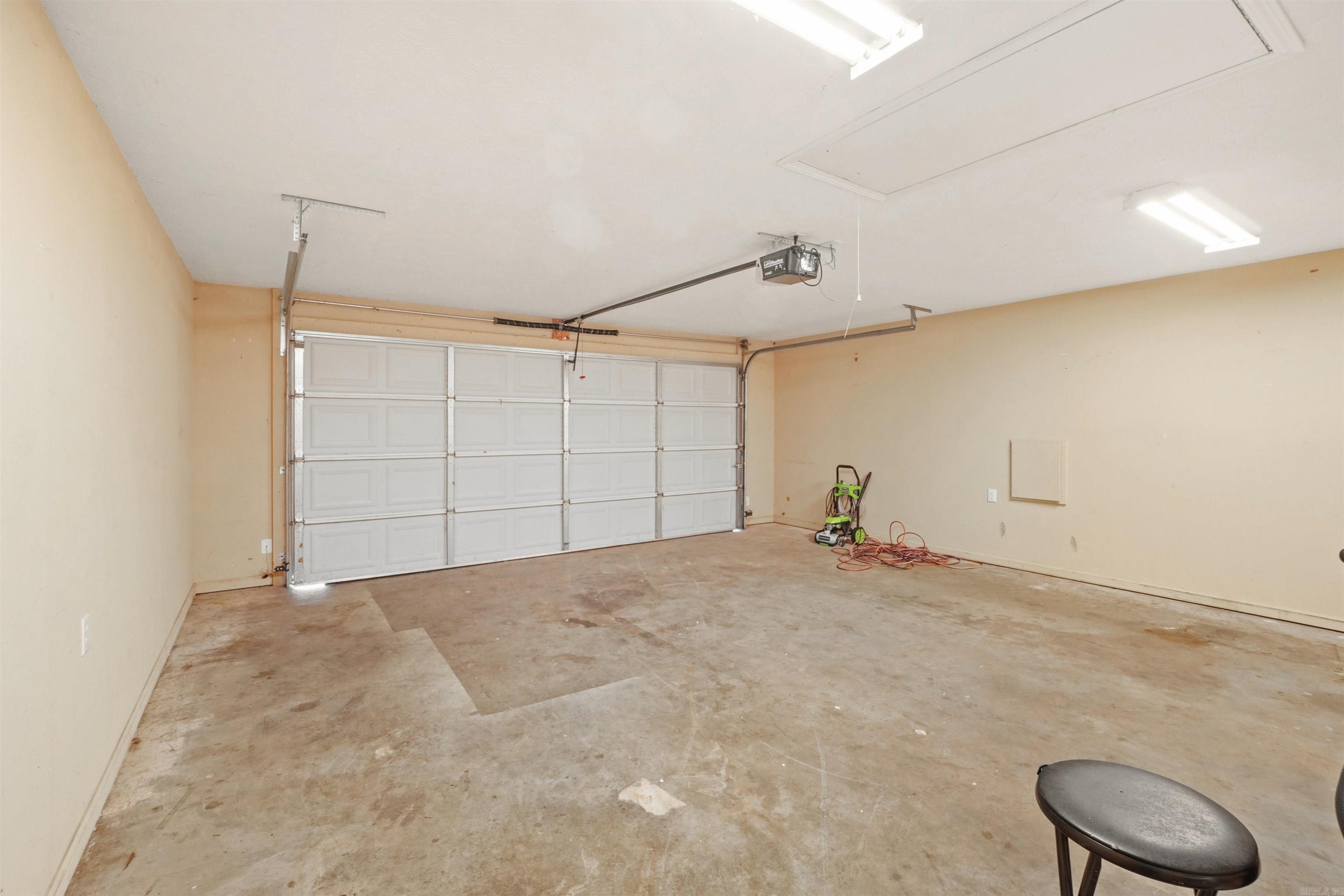 EAGLEBROOK SOUTH OF EAGLEBROOK - Residential