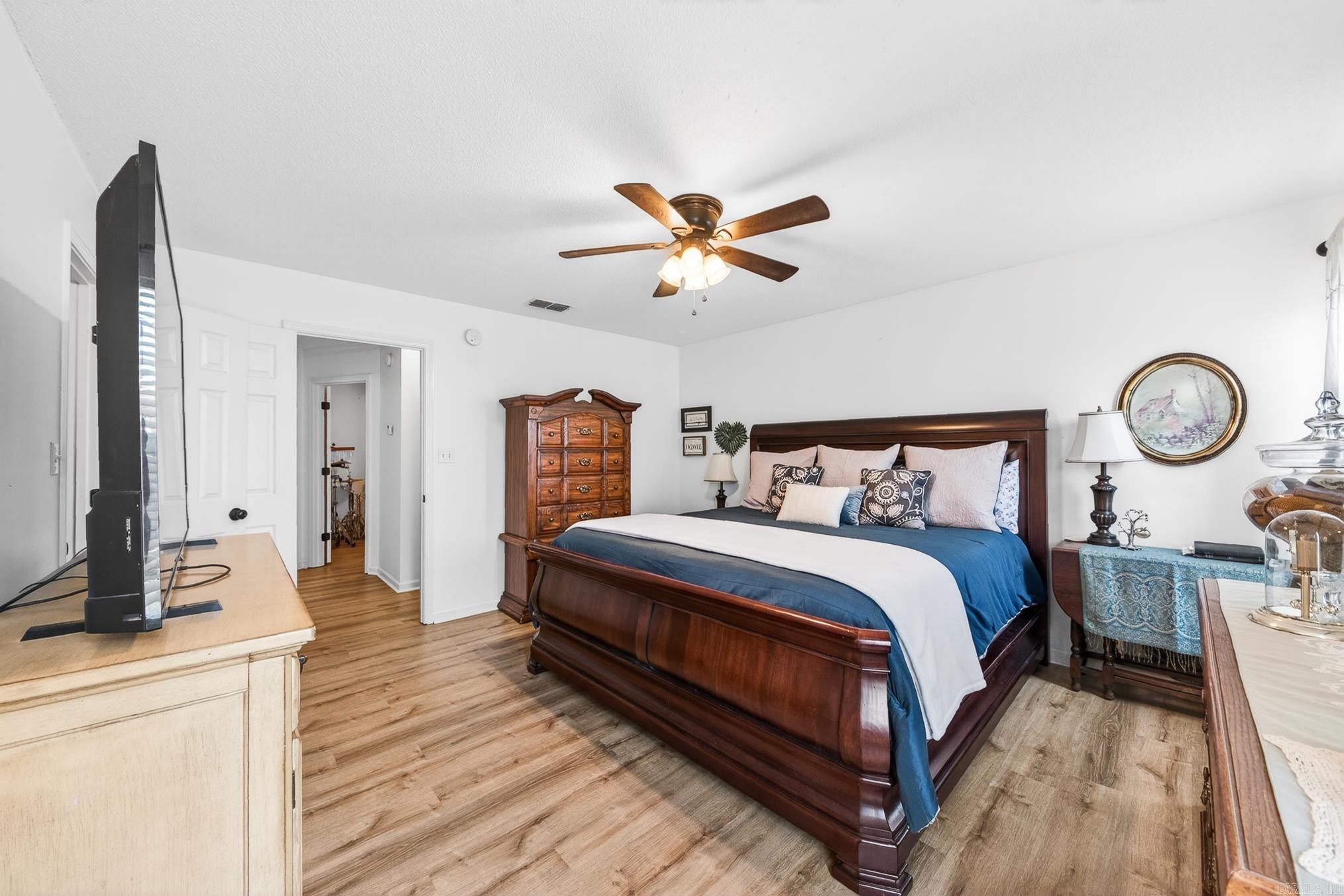 HUNTERS RUN - Residential