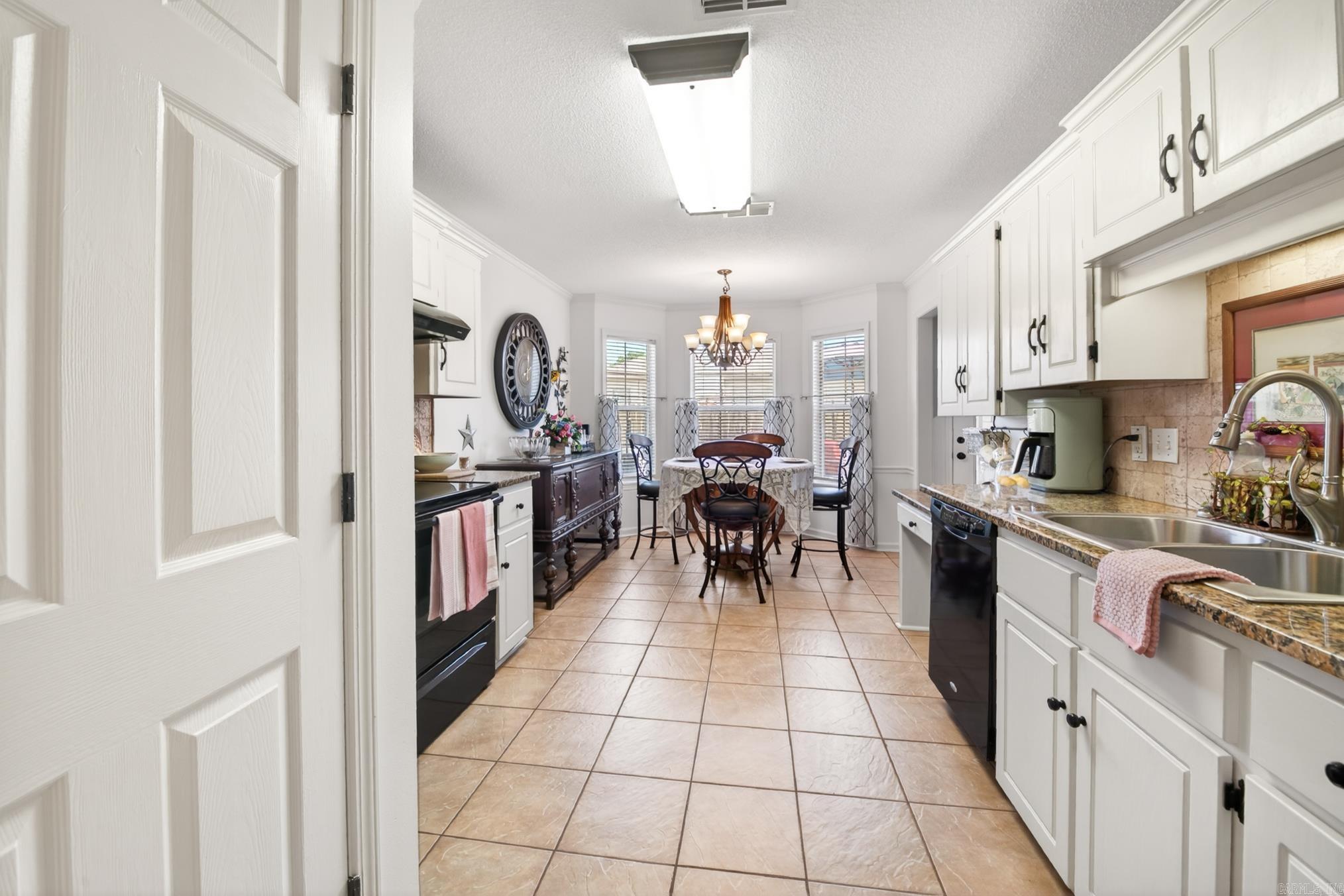 HUNTERS RUN - Residential