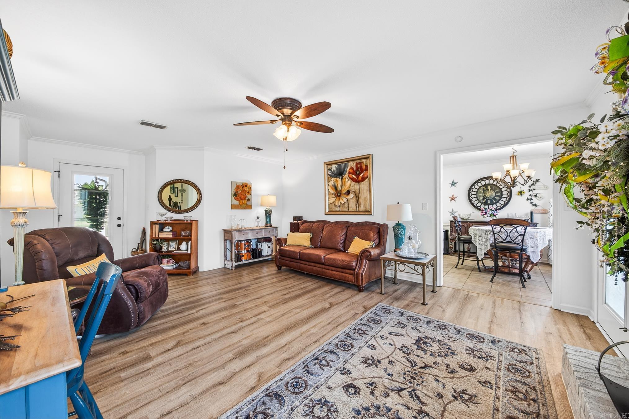 HUNTERS RUN - Residential