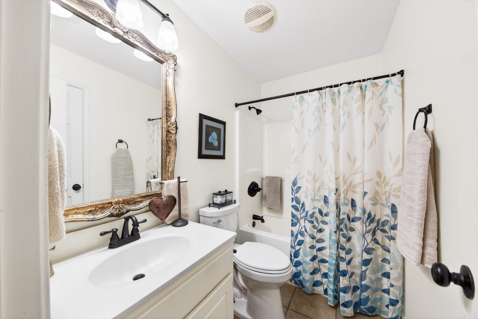 HUNTERS RUN - Residential