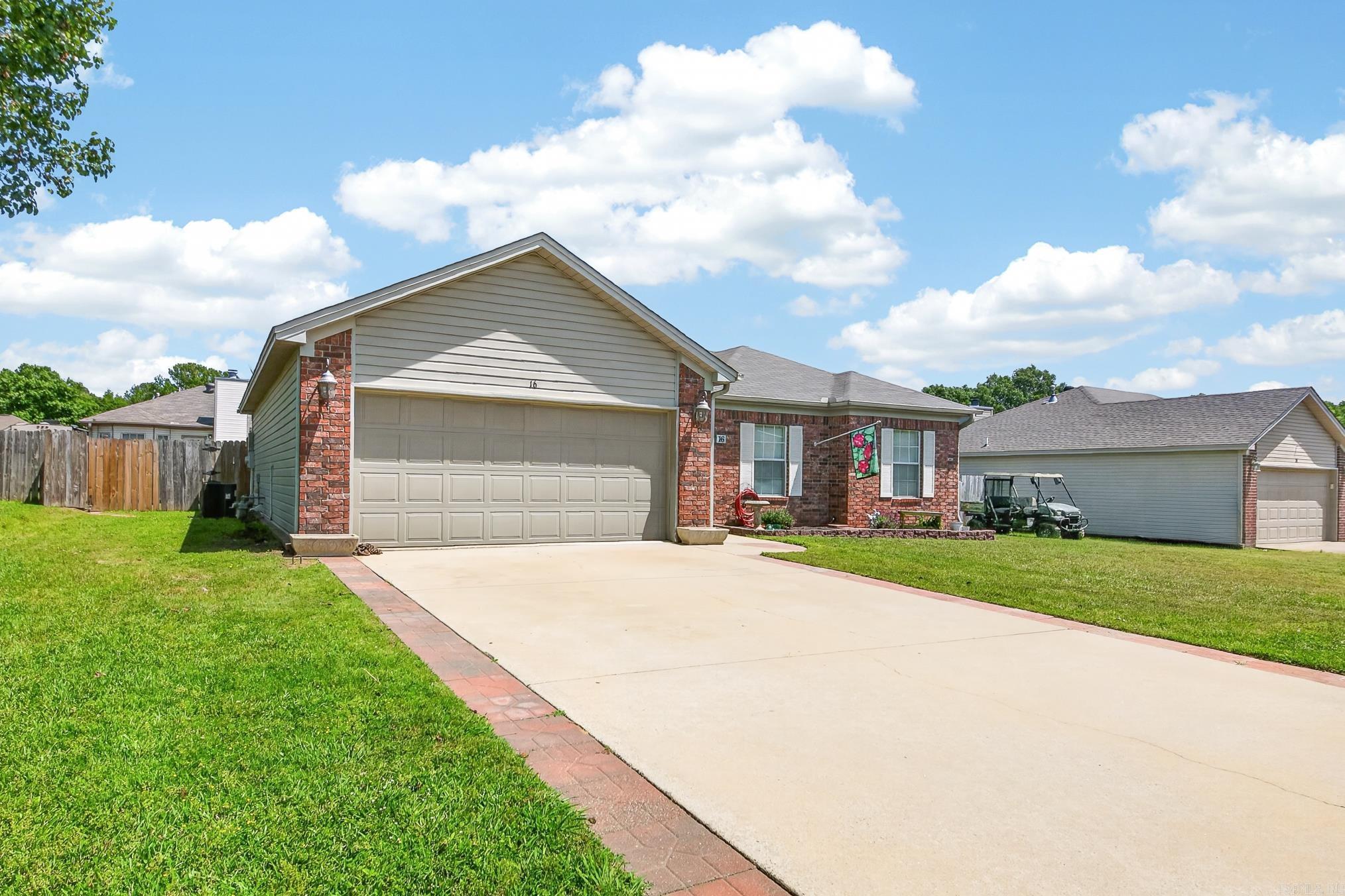 HUNTERS RUN - Residential