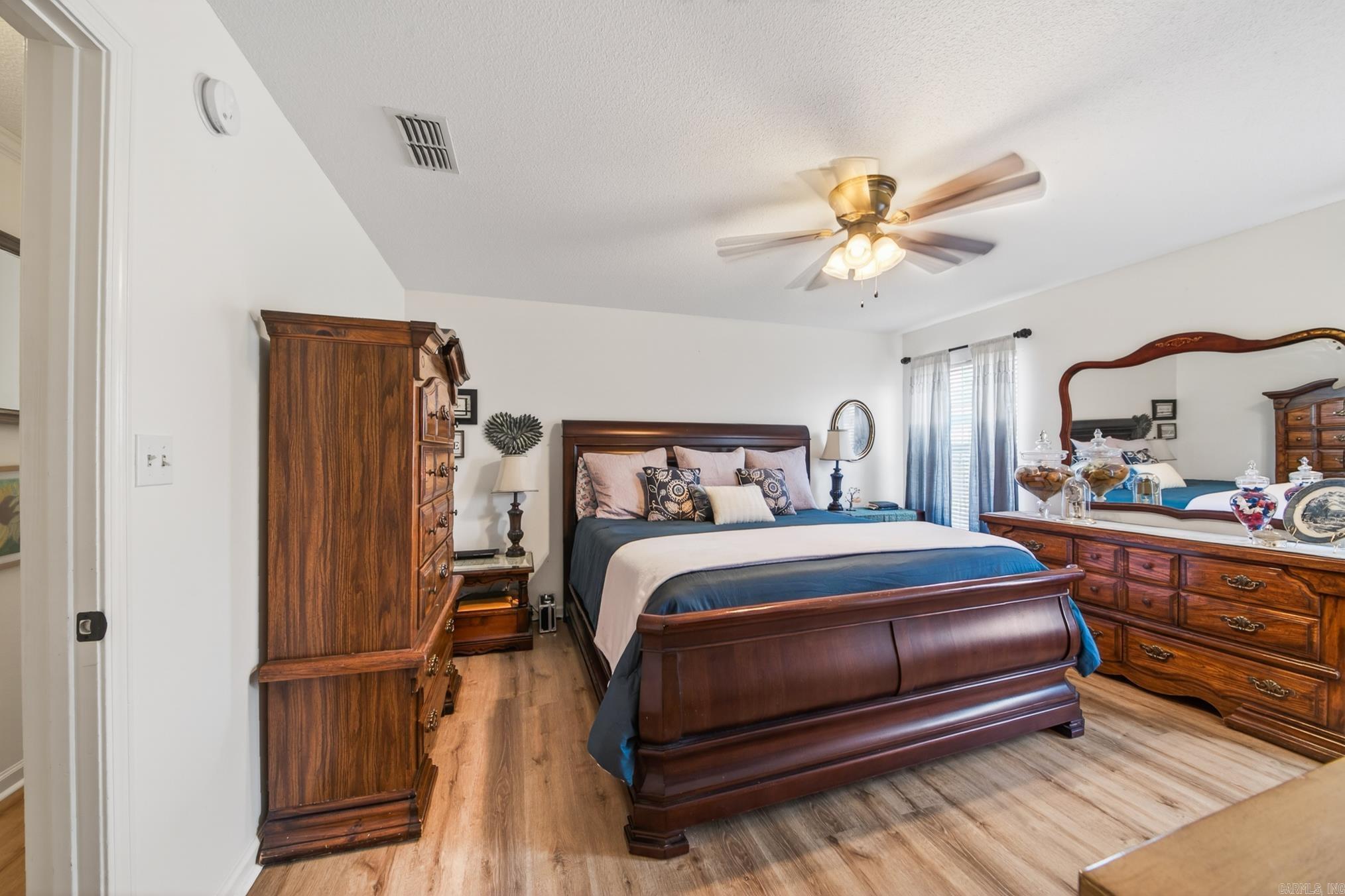 HUNTERS RUN - Residential