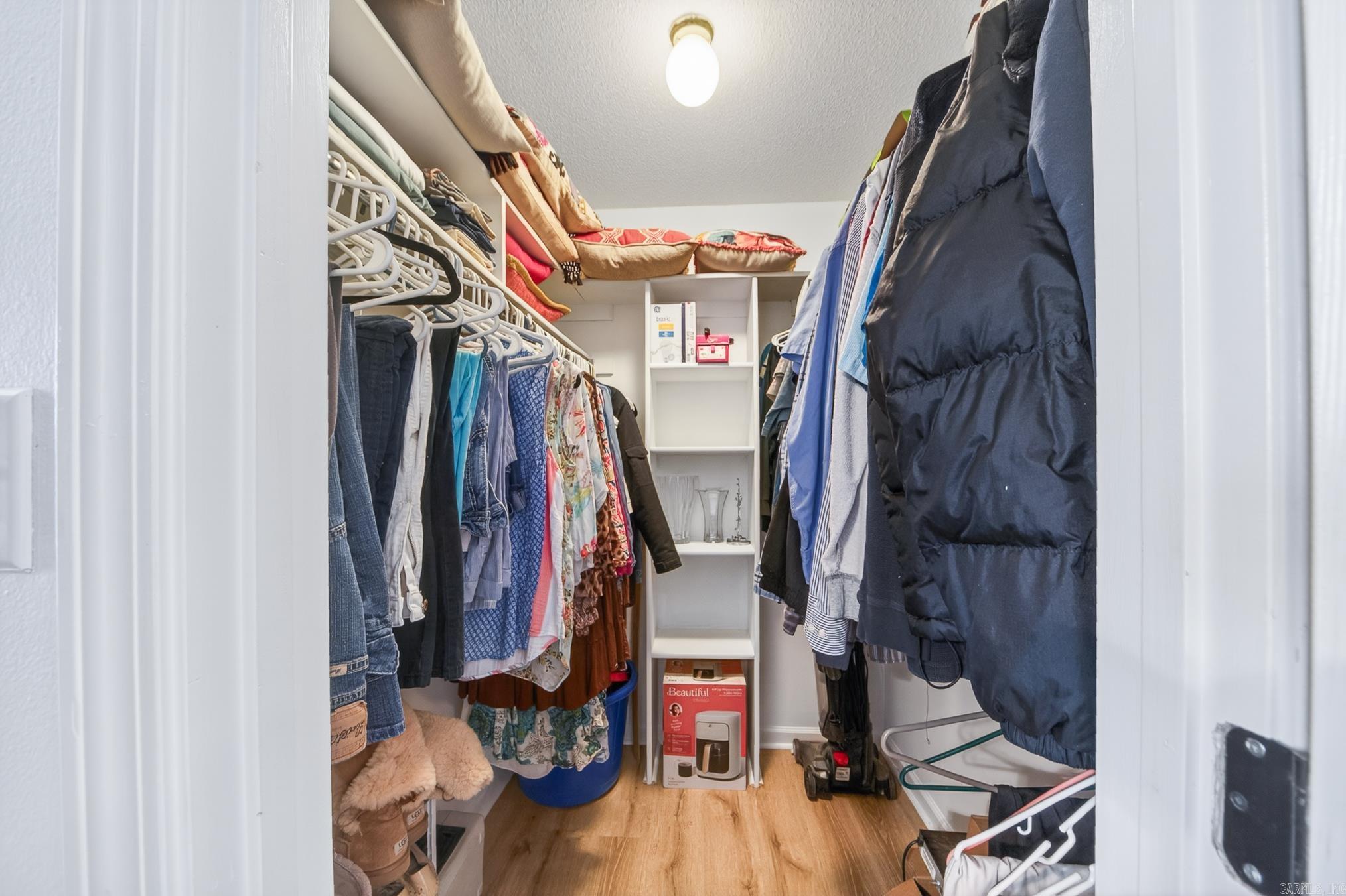 HUNTERS RUN - Residential