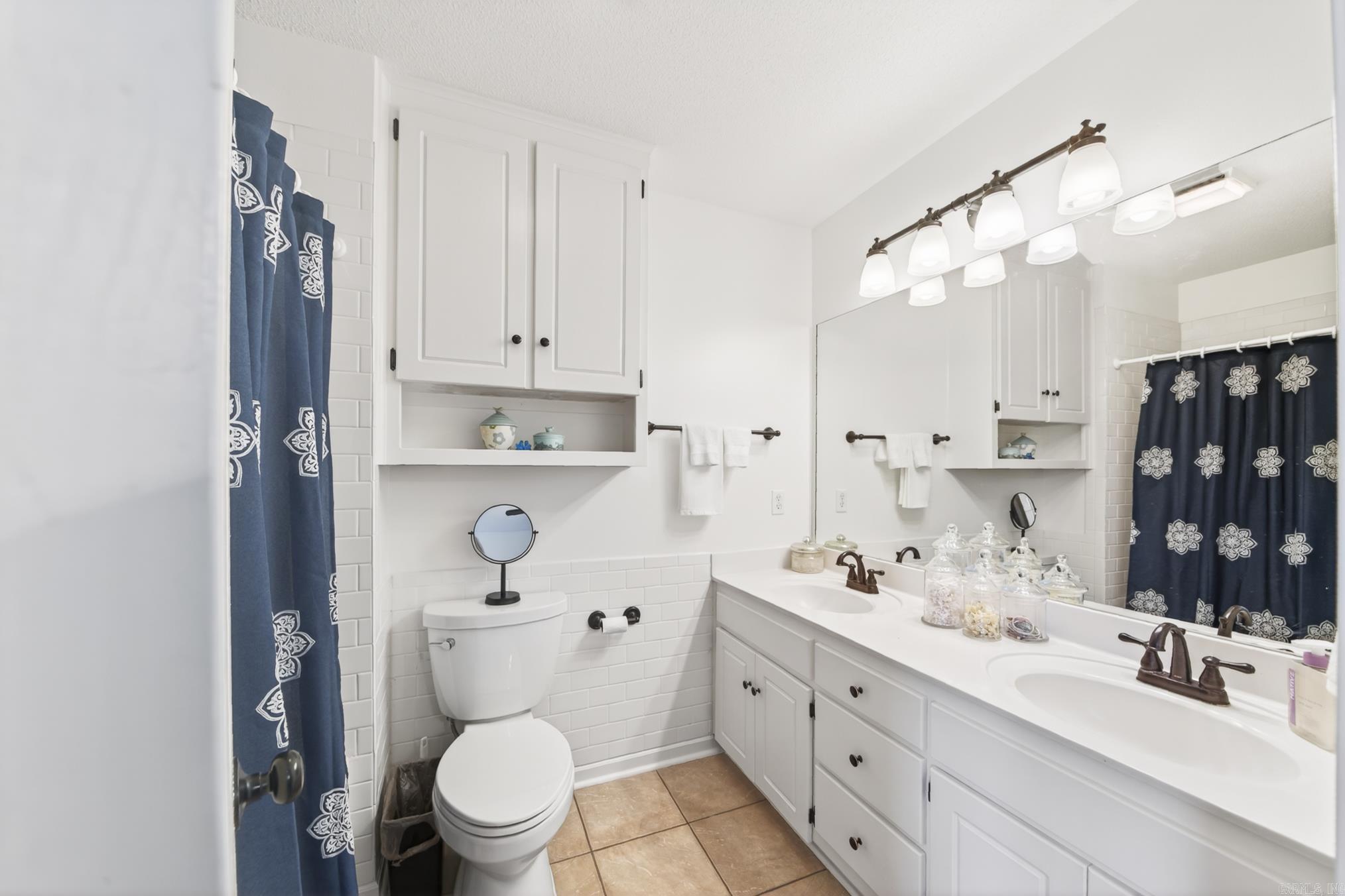 HUNTERS RUN - Residential