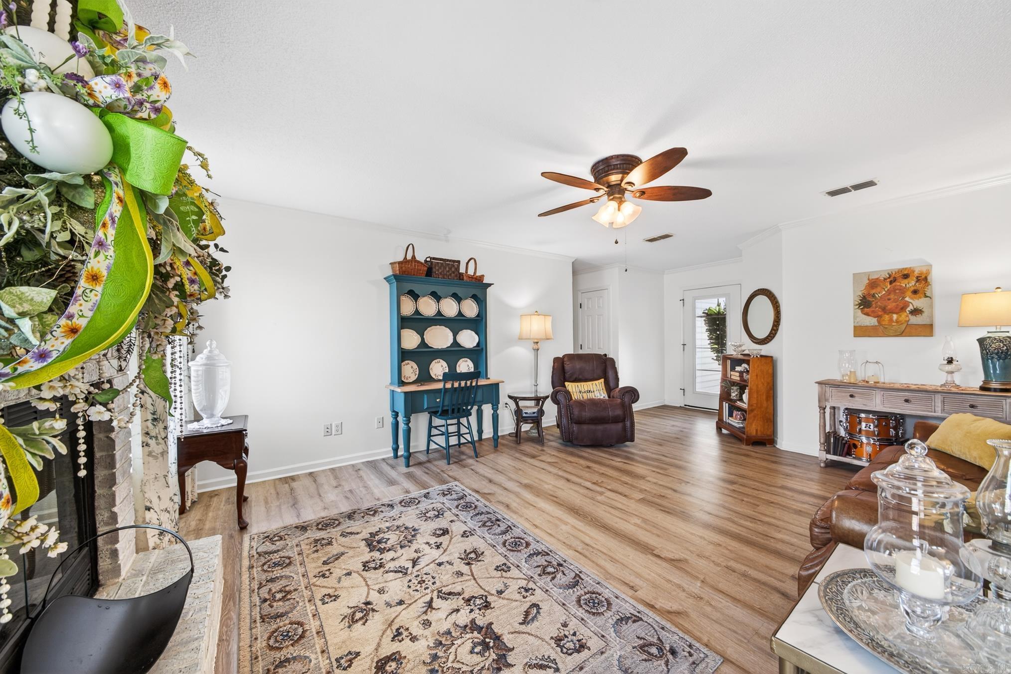 HUNTERS RUN - Residential