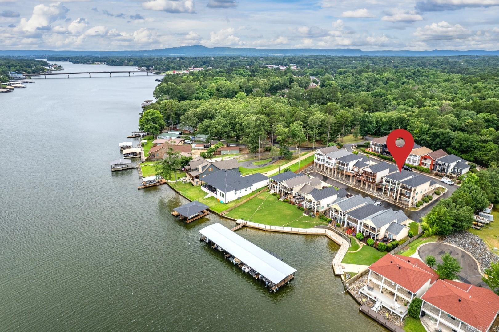 MAJESTIC LAKE VILLAGE TOWNHOMES - Residential