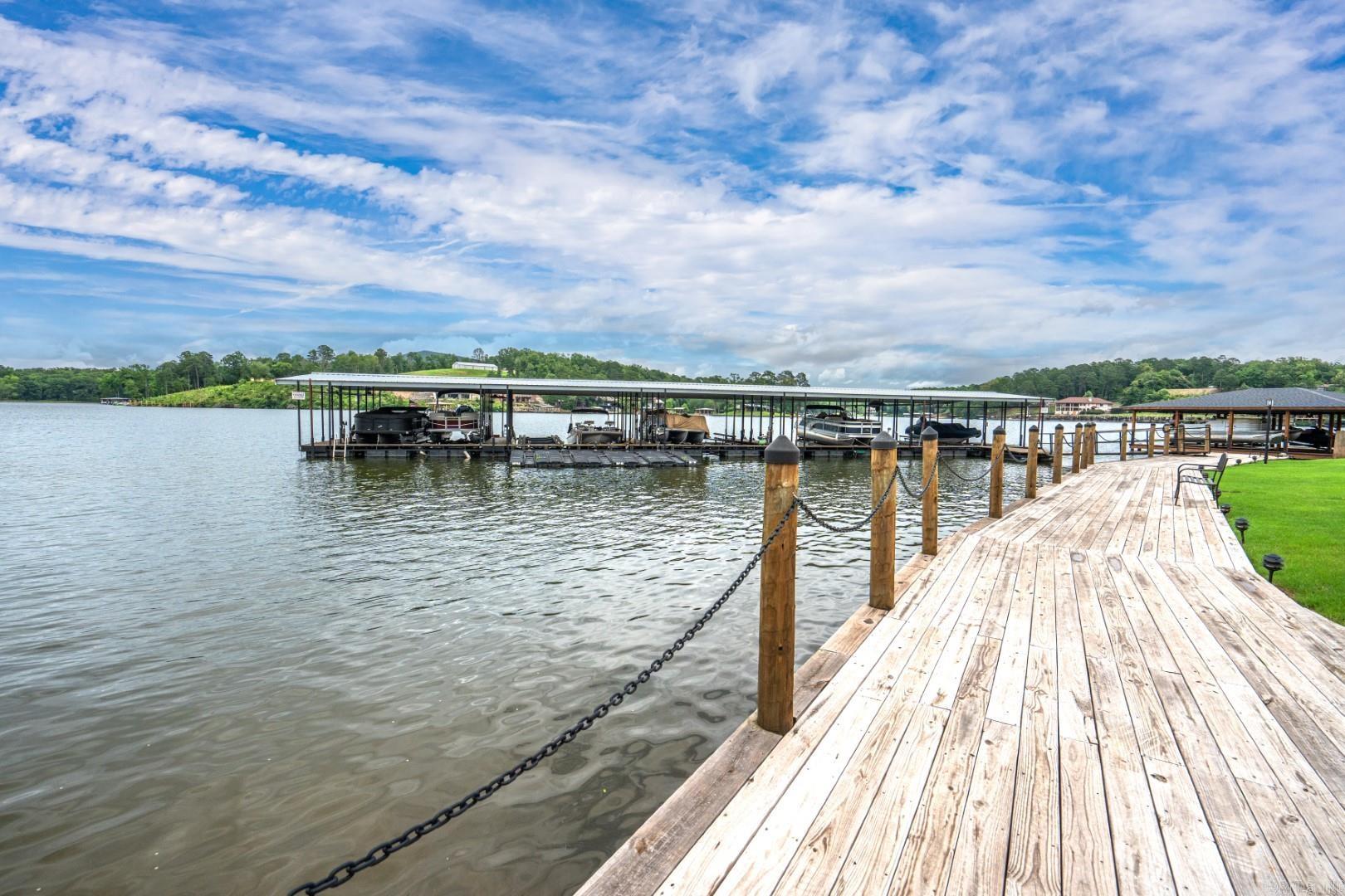 MAJESTIC LAKE VILLAGE TOWNHOMES - Residential