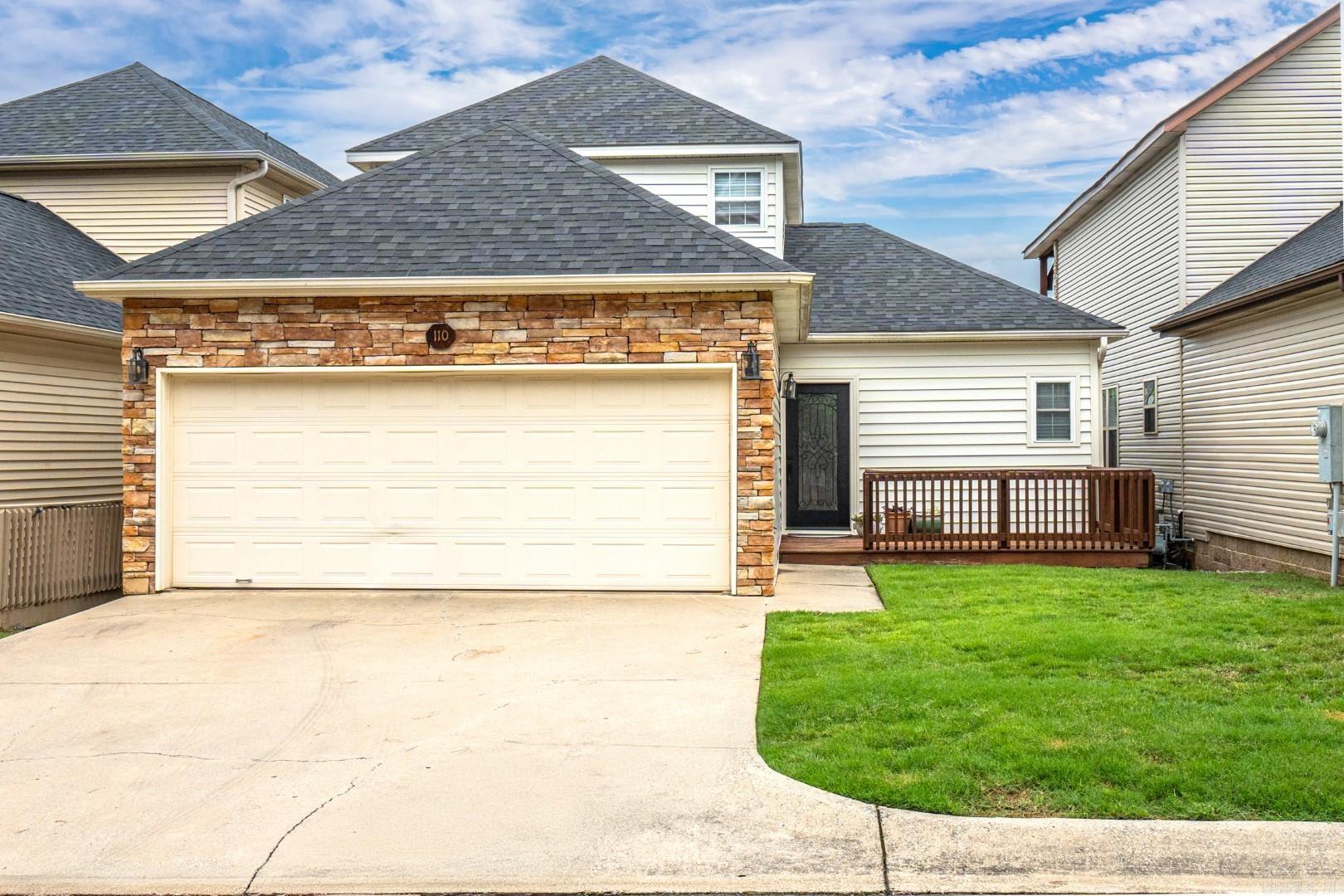 MAJESTIC LAKE VILLAGE TOWNHOMES - Residential