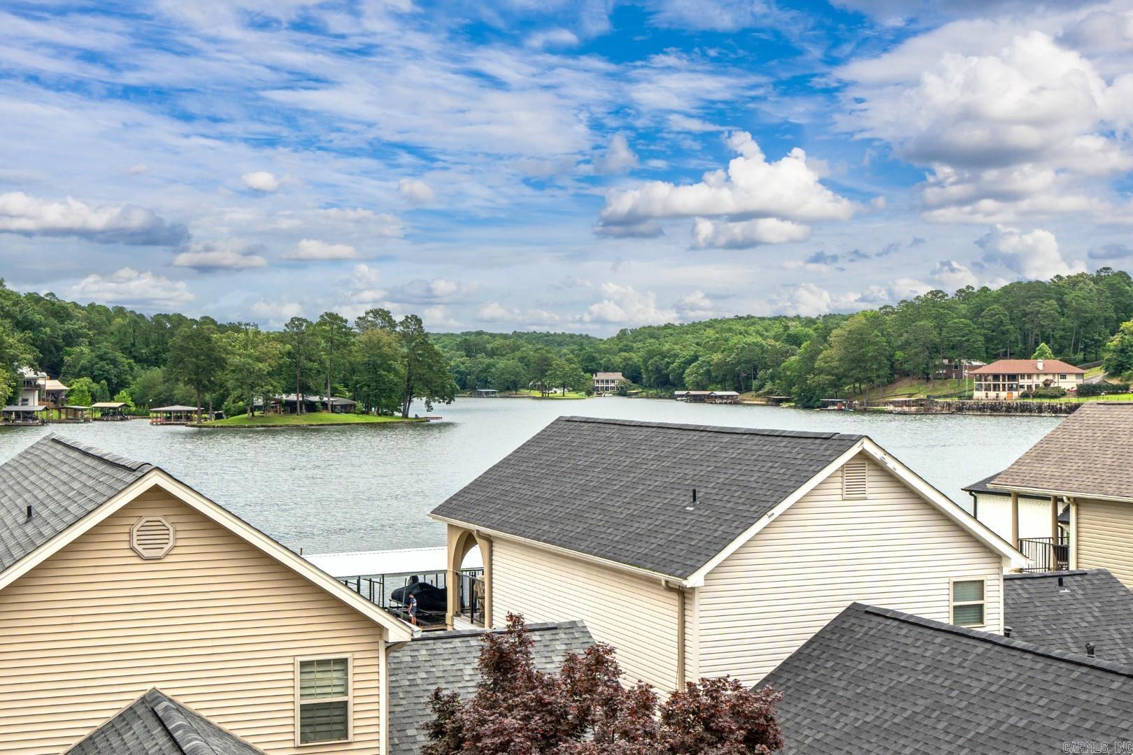 MAJESTIC LAKE VILLAGE TOWNHOMES - Residential