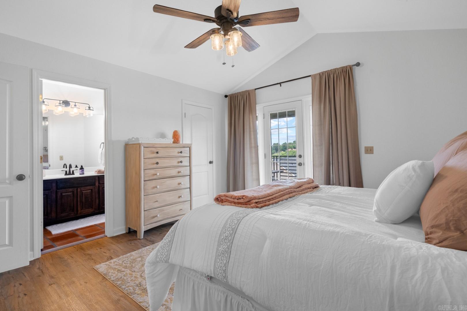 MAJESTIC LAKE VILLAGE TOWNHOMES - Residential