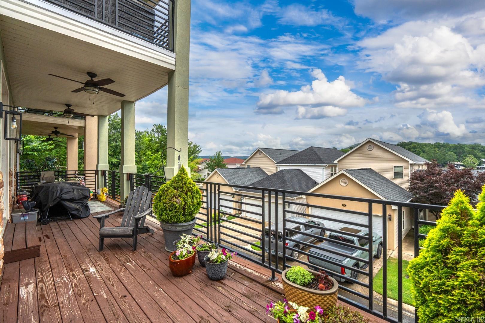 MAJESTIC LAKE VILLAGE TOWNHOMES - Residential