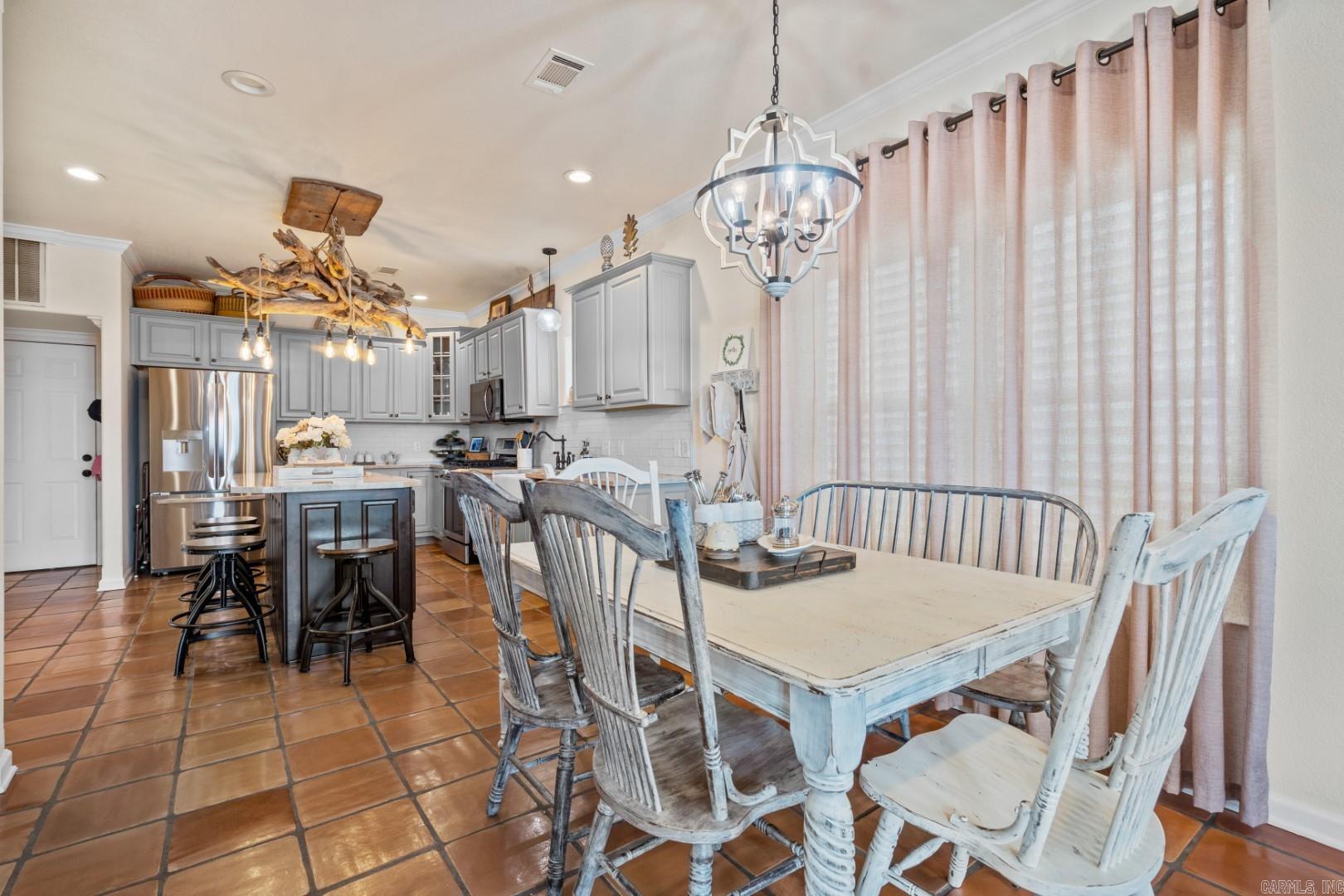 MAJESTIC LAKE VILLAGE TOWNHOMES - Residential