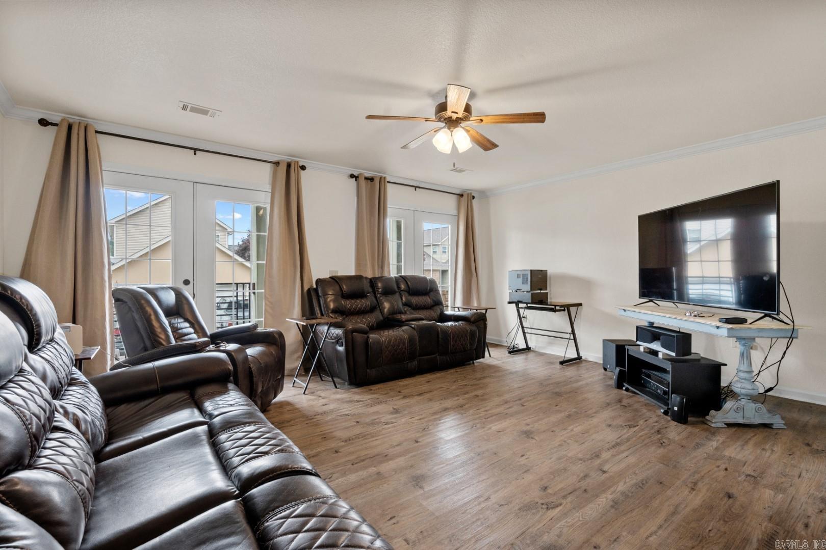 MAJESTIC LAKE VILLAGE TOWNHOMES - Residential