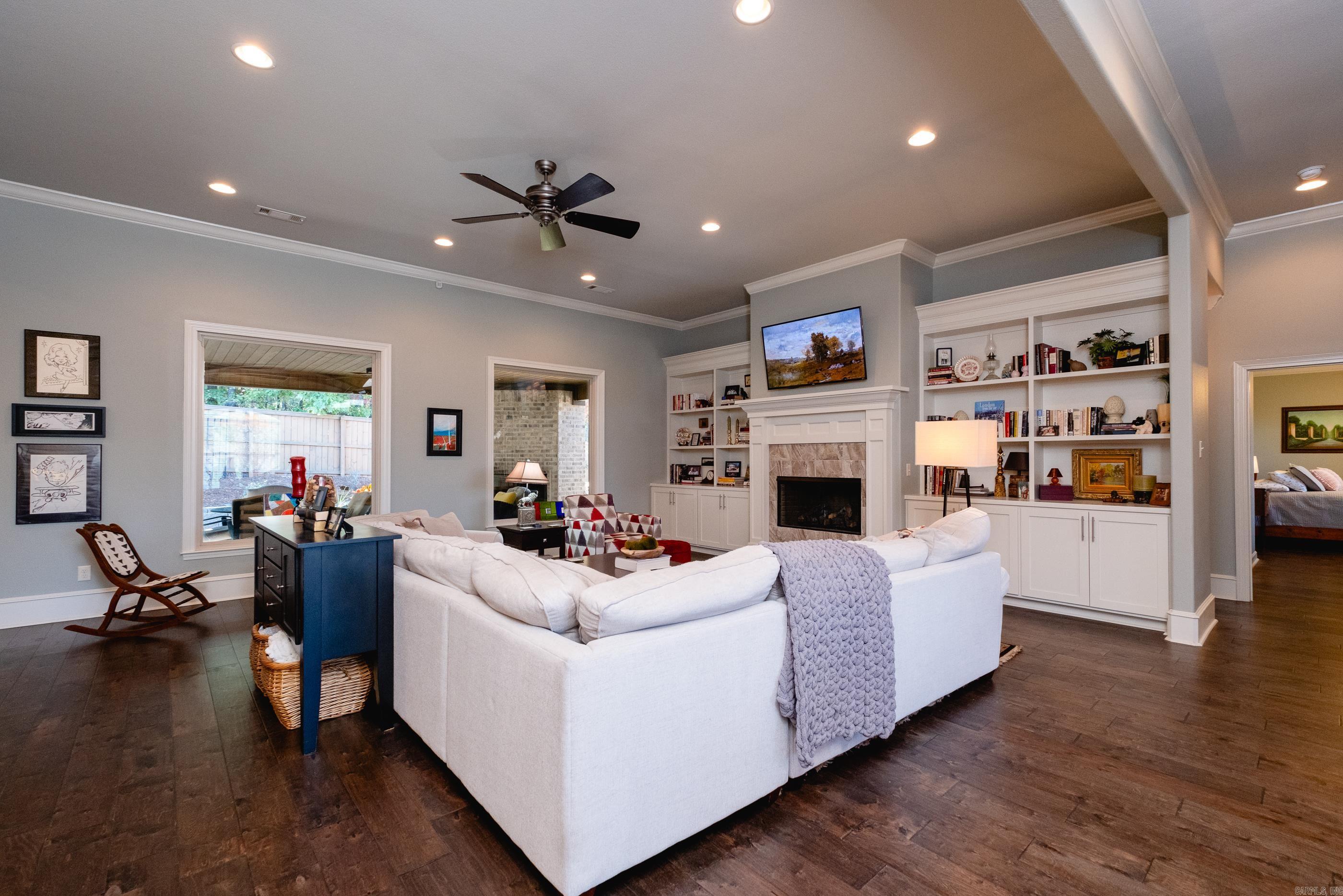 CHENAL VALLEY "MIRAMAR PLACE" - Residential