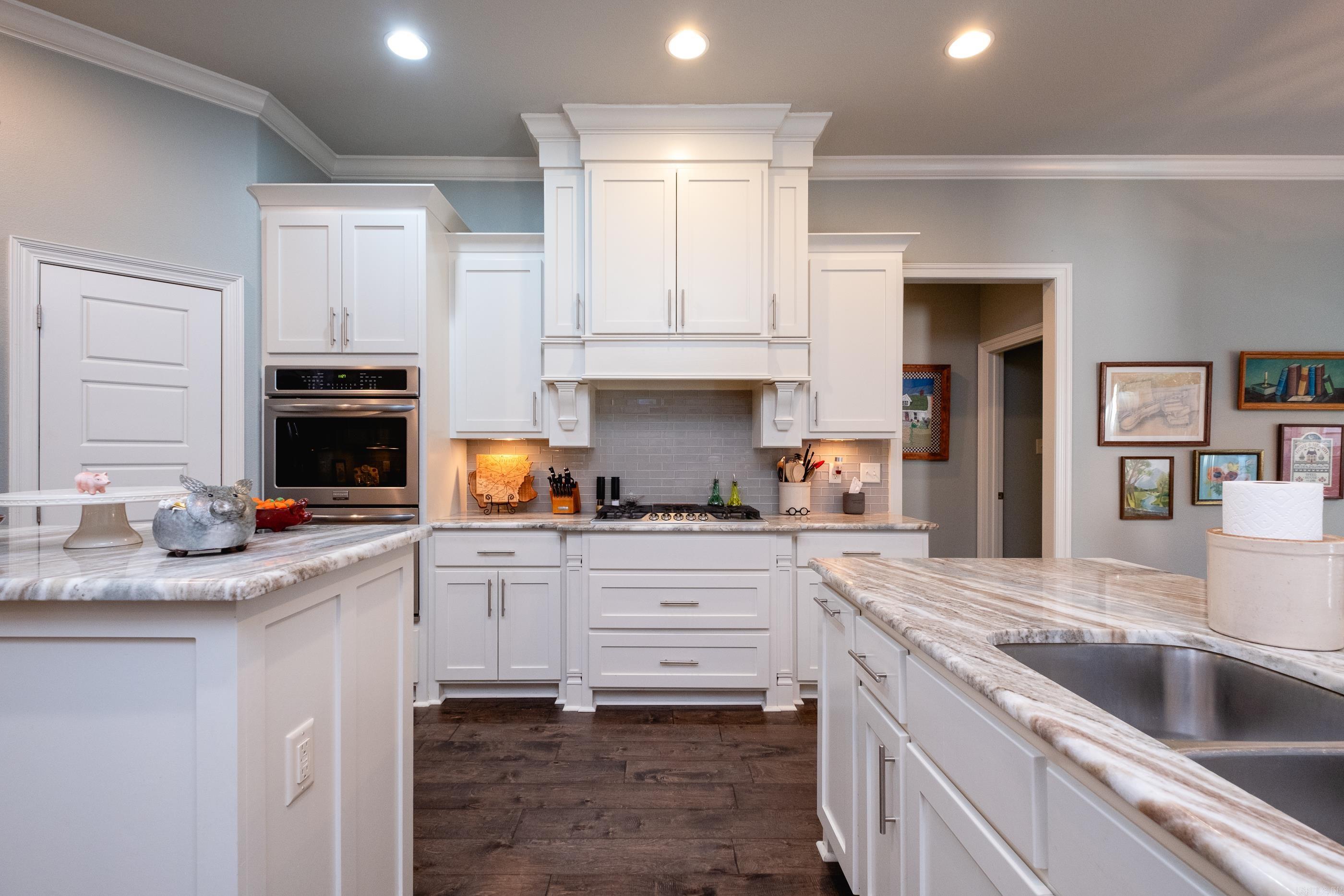 CHENAL VALLEY "MIRAMAR PLACE" - Residential