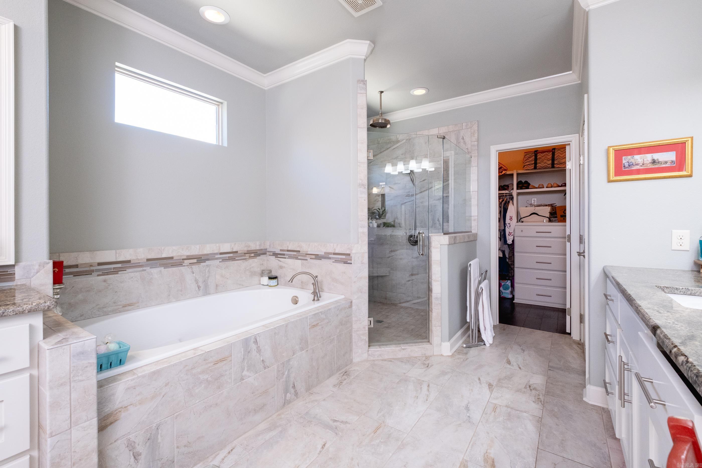 CHENAL VALLEY "MIRAMAR PLACE" - Residential