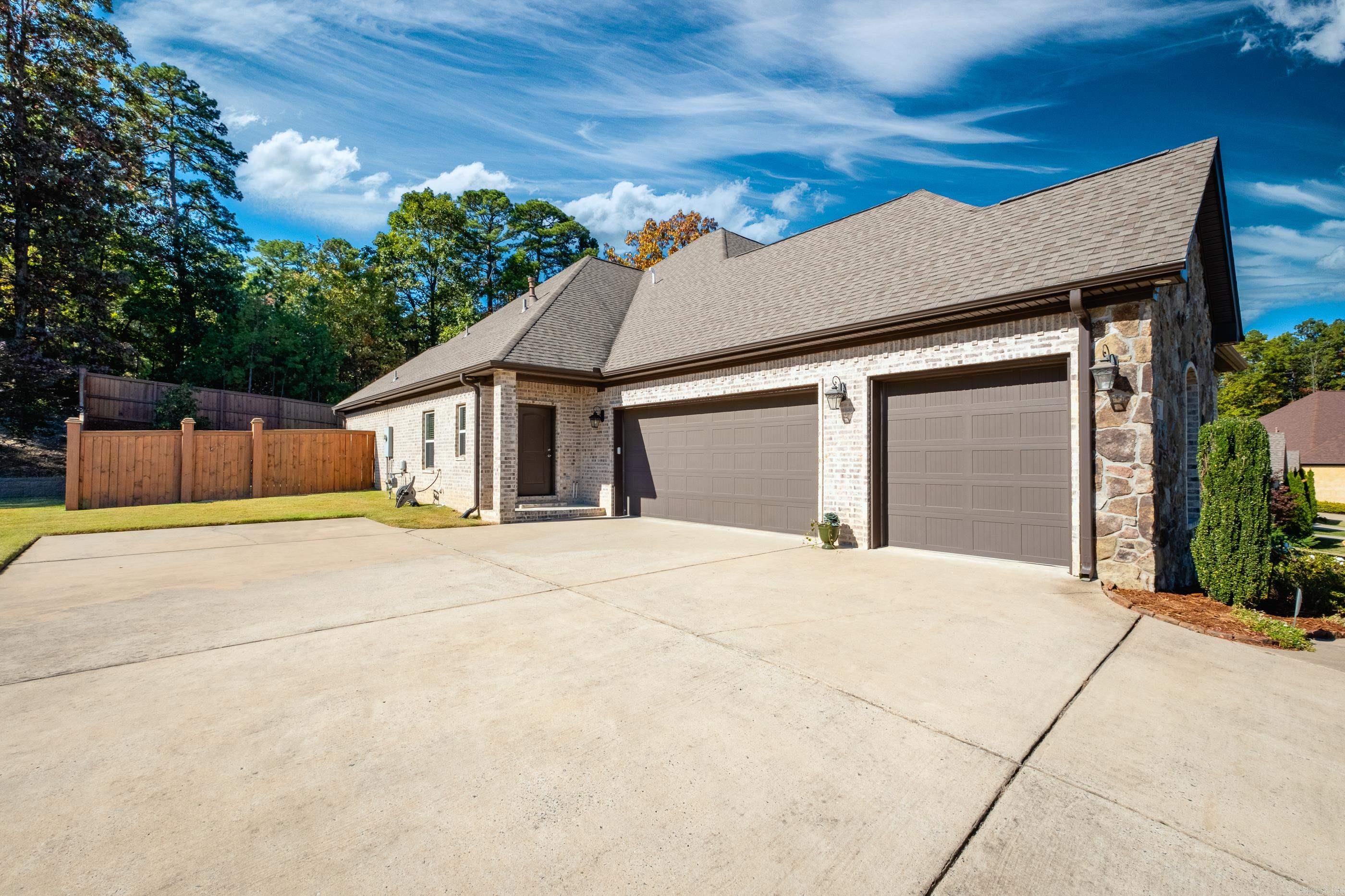 CHENAL VALLEY "MIRAMAR PLACE" - Residential