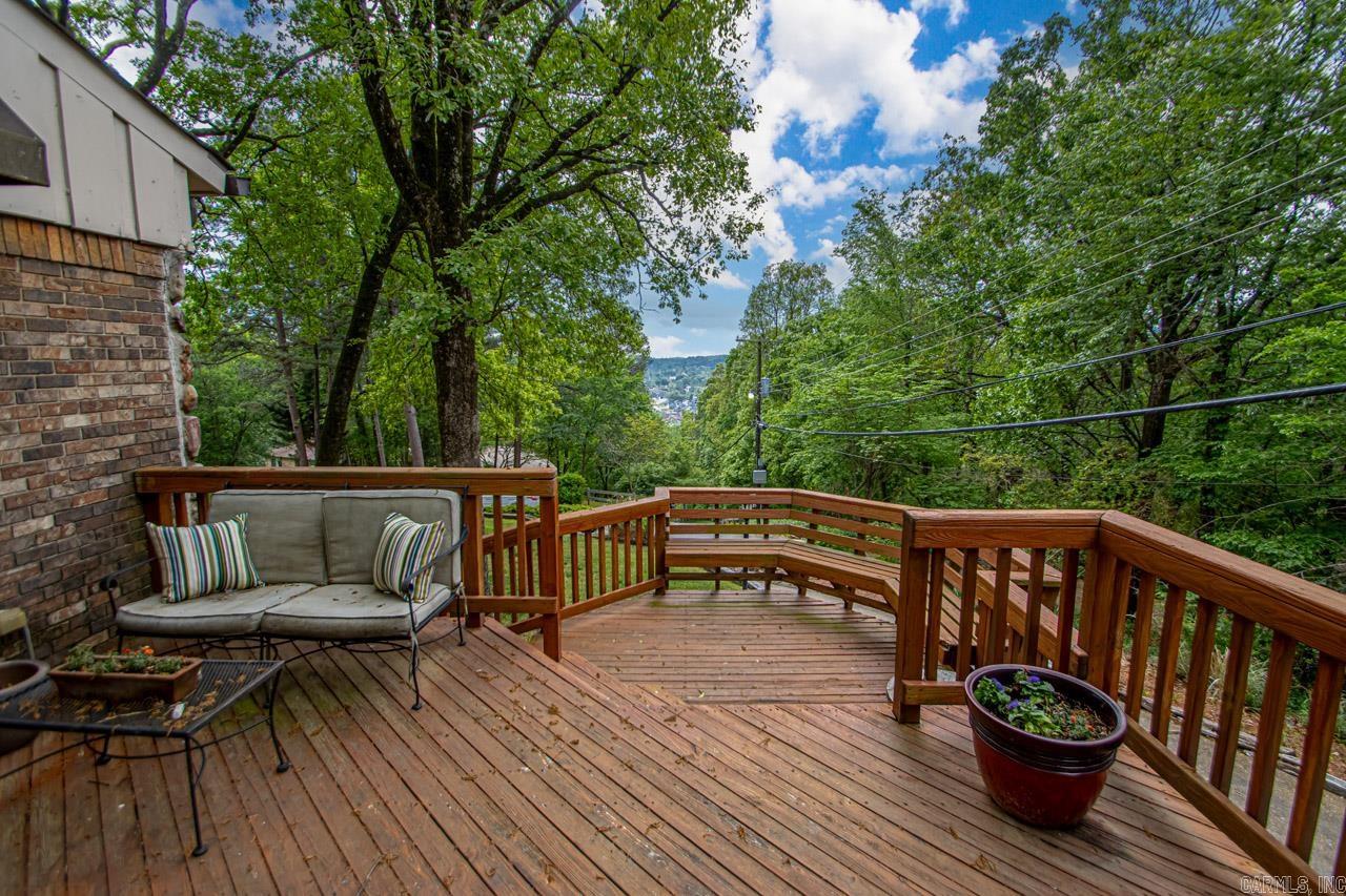 Leawood Manor 1st - Residential