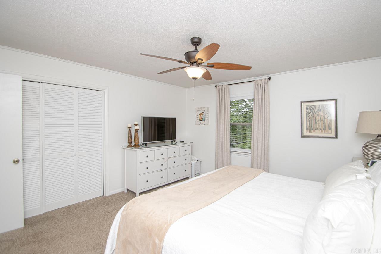 Leawood Manor 1st - Residential